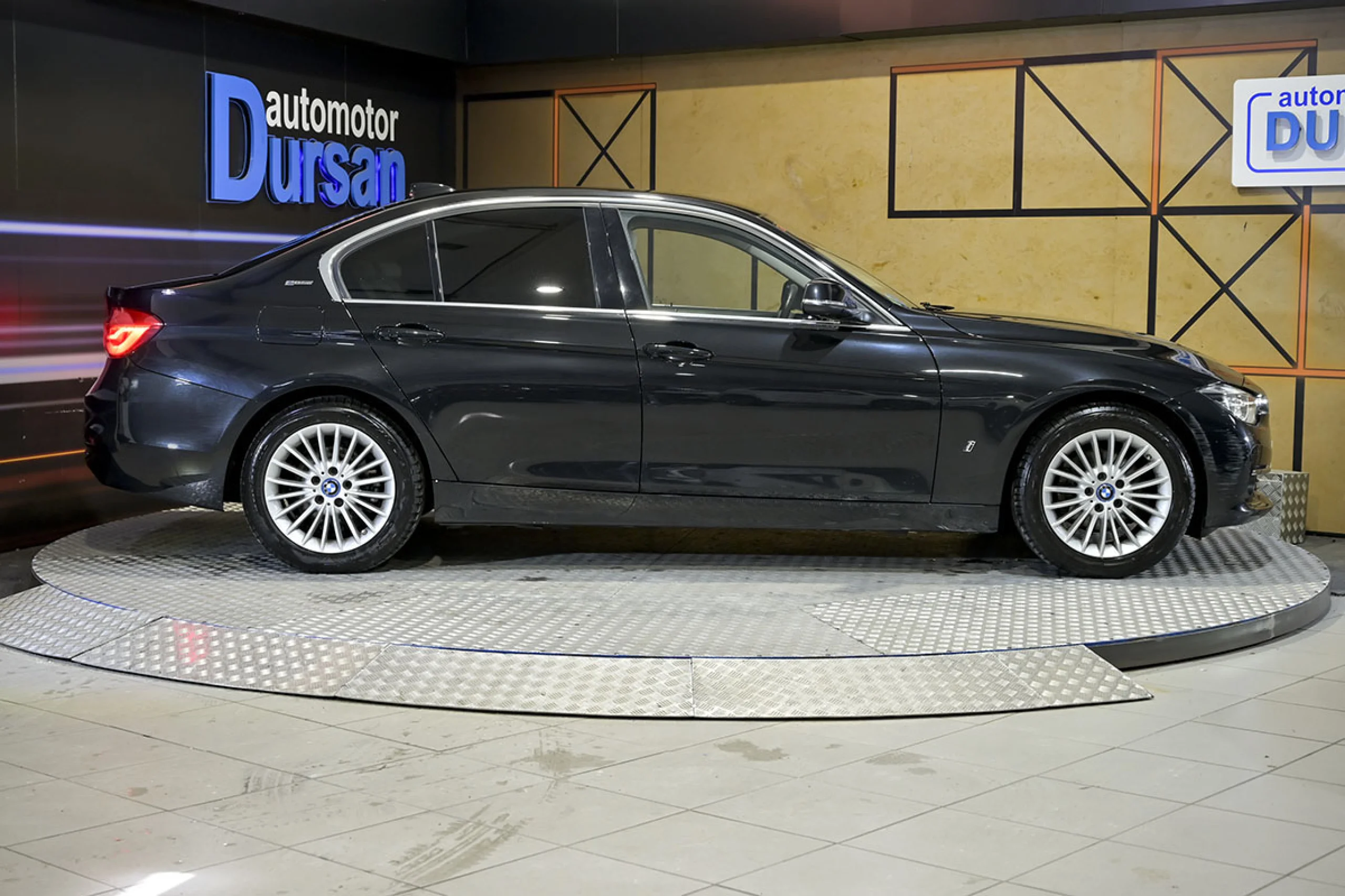 BMW 330 Serie 3 330e - Foto 21