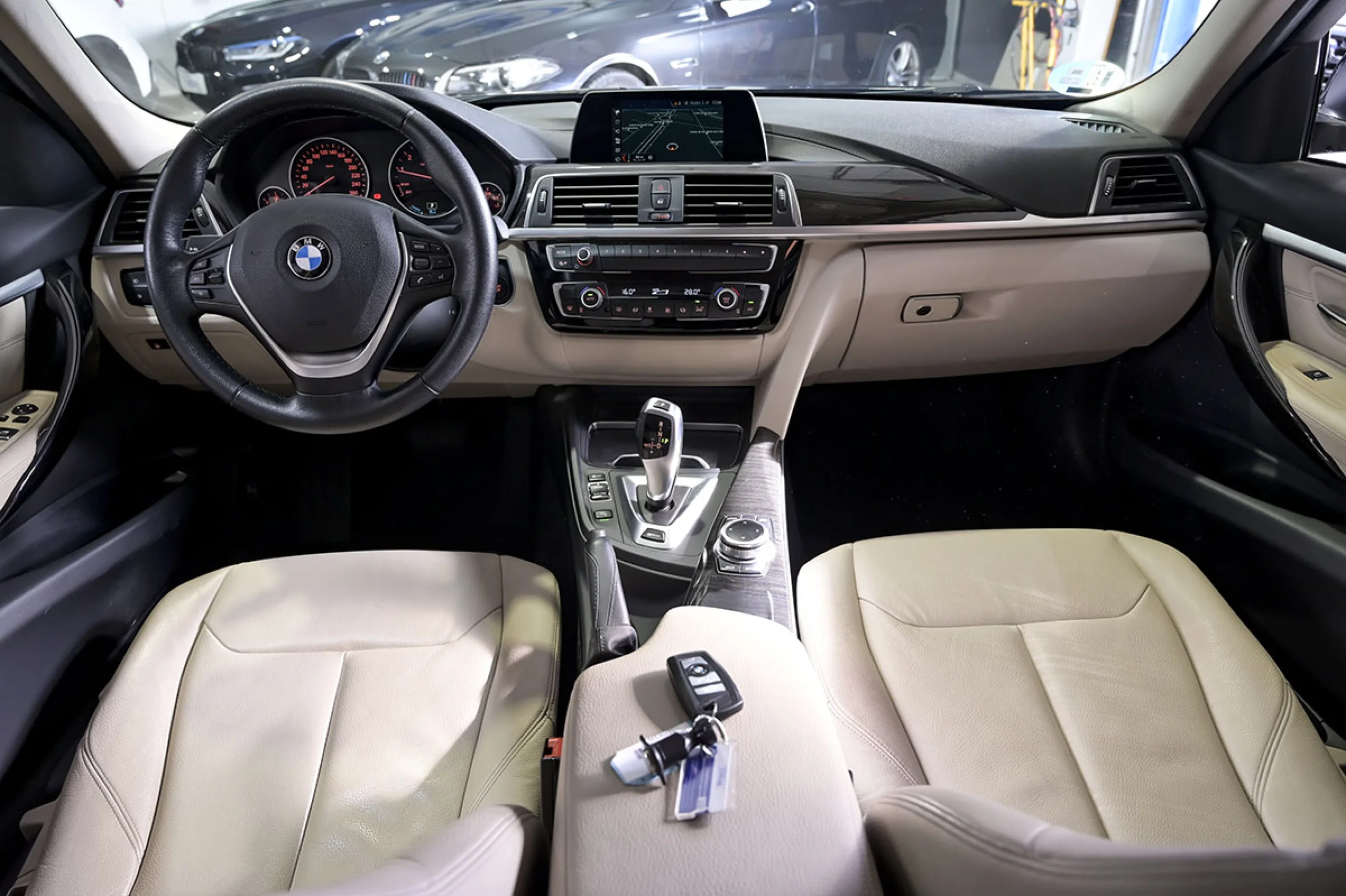 BMW 330 Serie 3 330e - Foto 8
