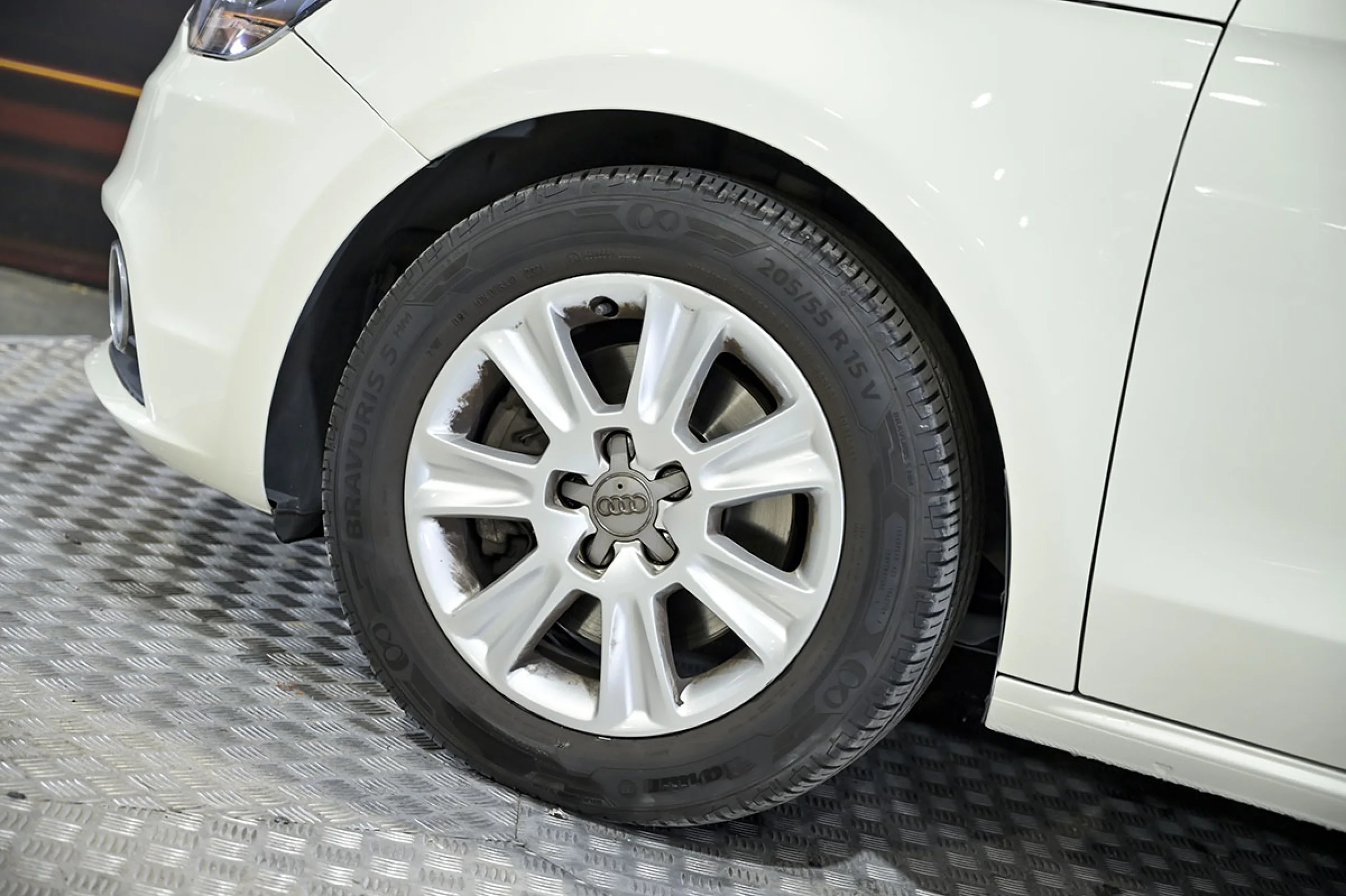 Audi A1 1.6 TDI 105cv Attraction - Foto 12