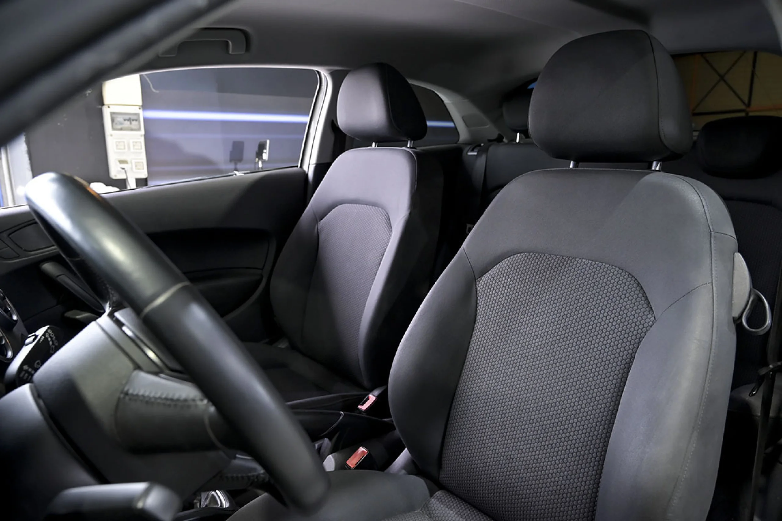 Audi A1 1.6 TDI 105cv Attraction - Foto 8