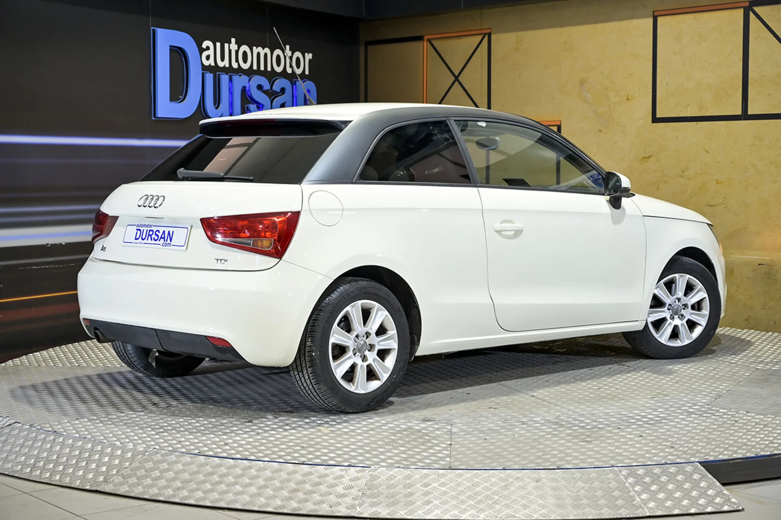 Audi A1 1.6 TDI 105cv Attraction - Foto 4