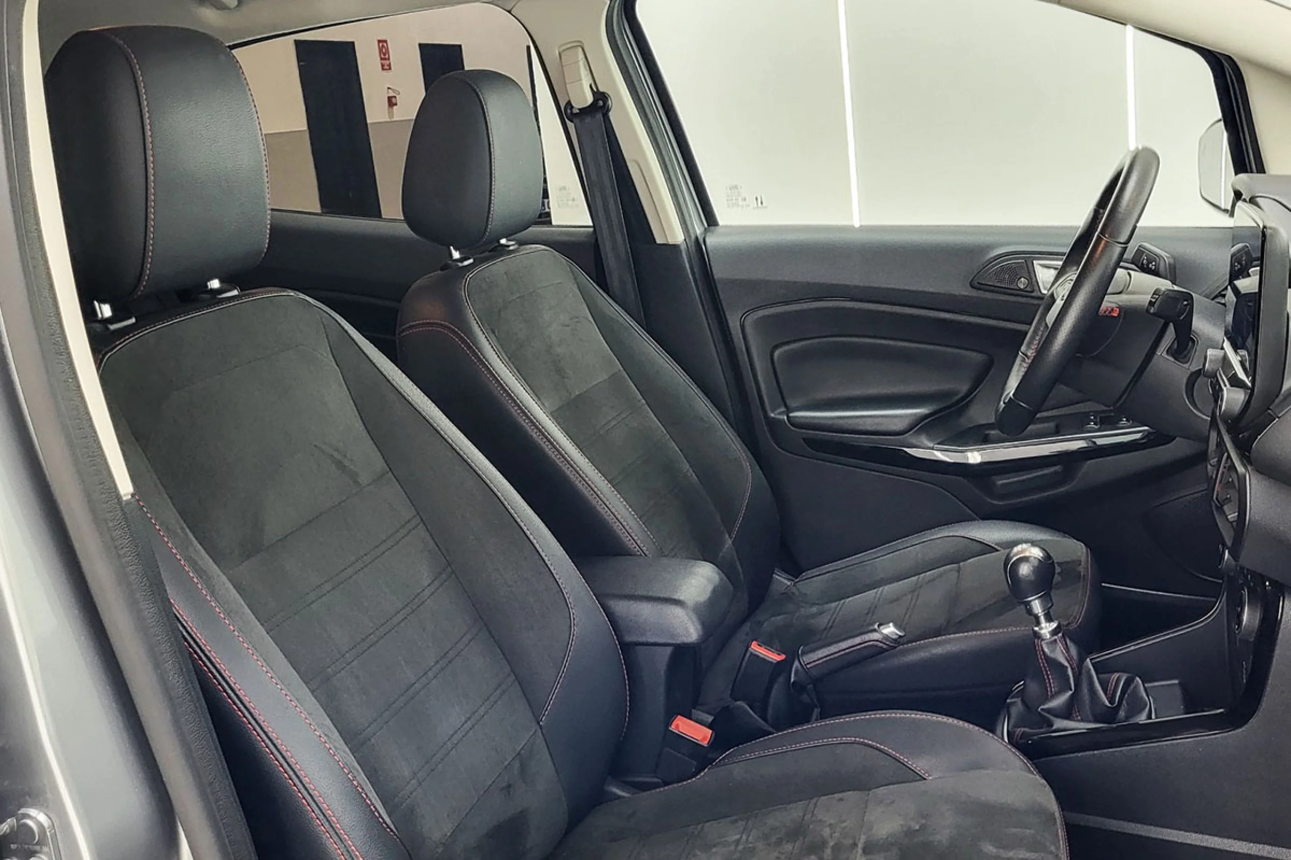 Ford EcoSport 1.0T EcoBoost 92kW 125CV SS ST Line - Foto 17
