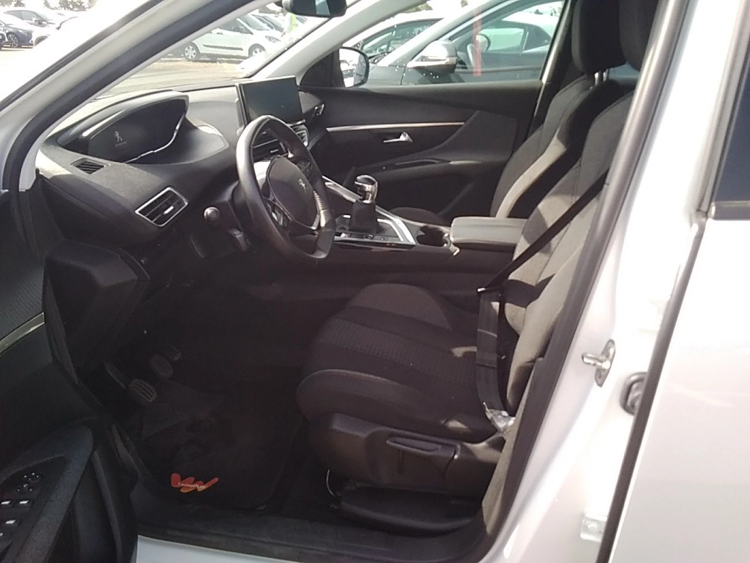 Peugeot 3008 1.5 BlueHDi 96kW (130CV) S&amp;S Active Pack - Foto 7