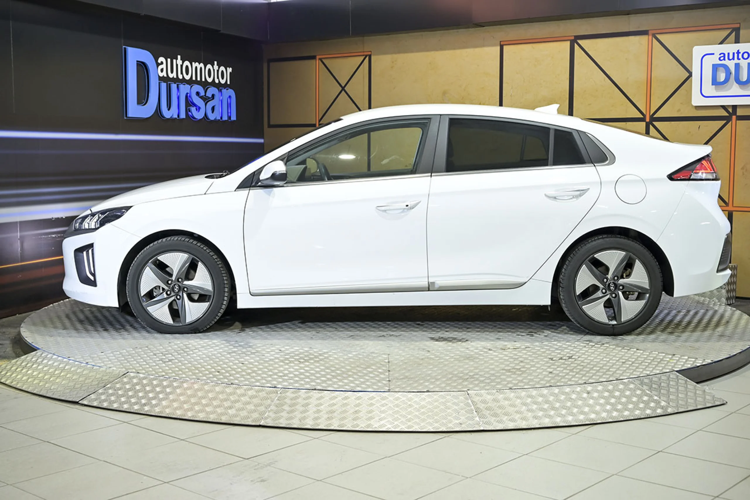 Hyundai Ioniq 1.6 GDI HEV Tecno DCT - Foto 17