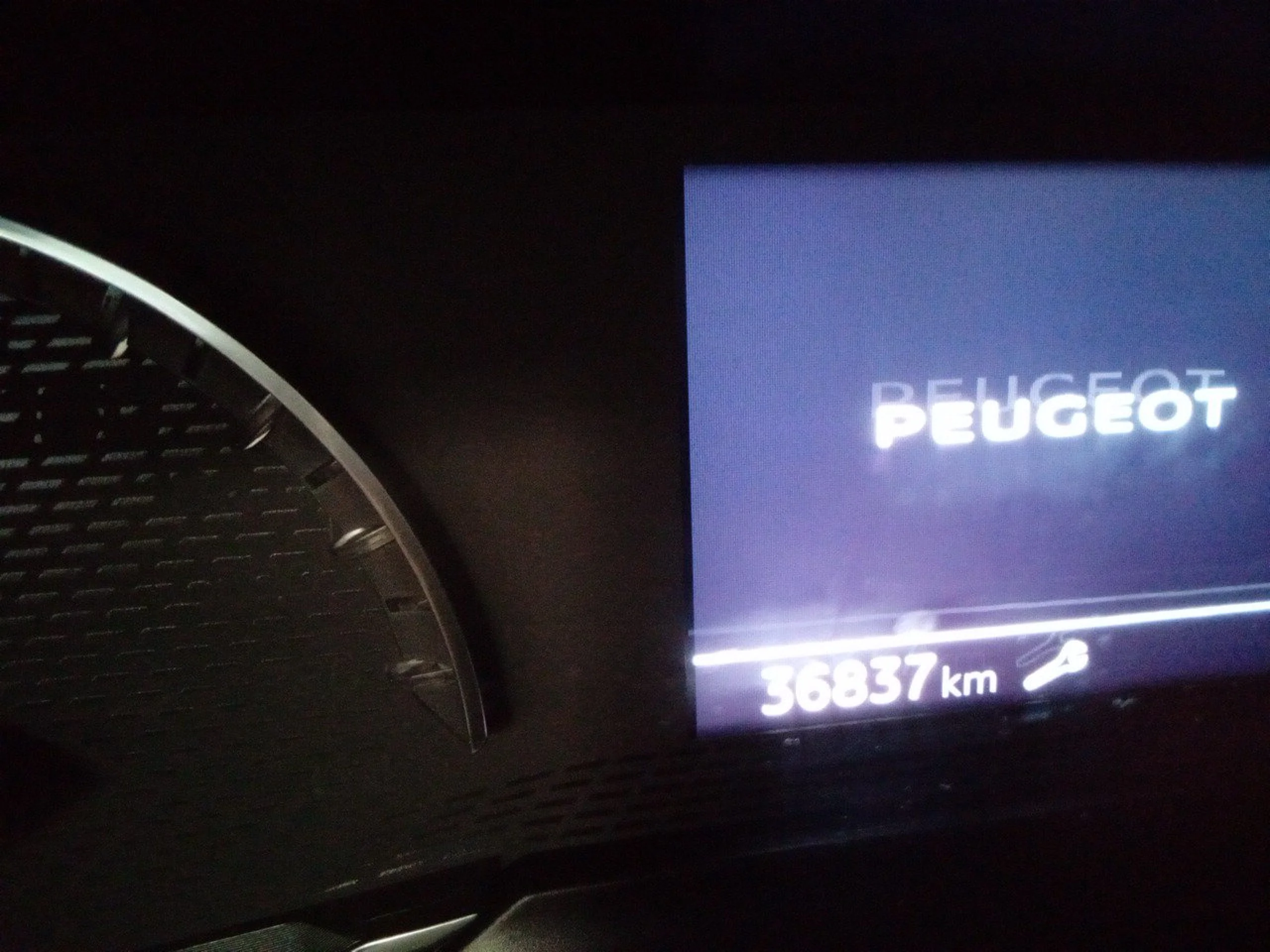 Peugeot 2008 Active Pack BlueHDI 81kW (110CV) - Foto 8