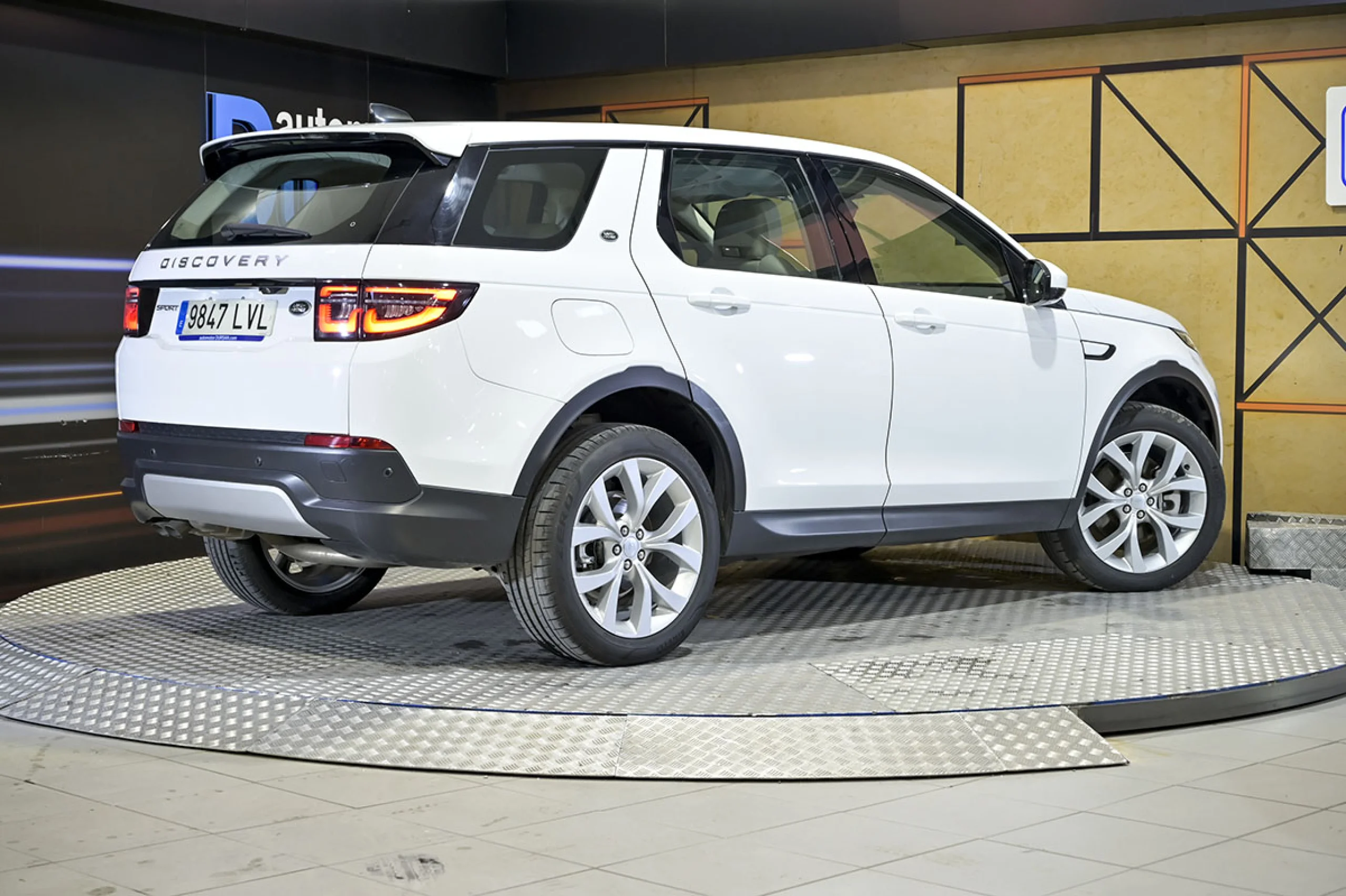 Land Rover Discovery Sport 2.0D TD4 163 PS AWD Auto MHEV SE - Foto 5