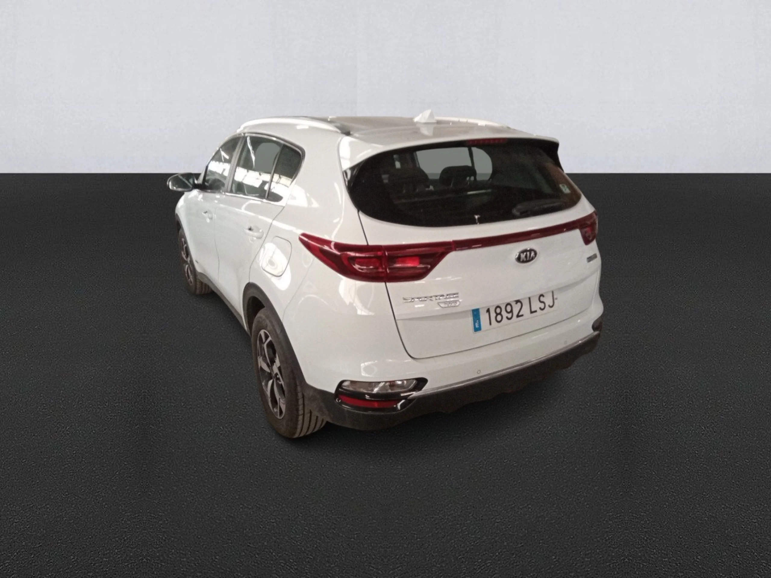 Kia Sportage 1.6 MHEV Business 100kW (136CV) 4x4 - Foto 6