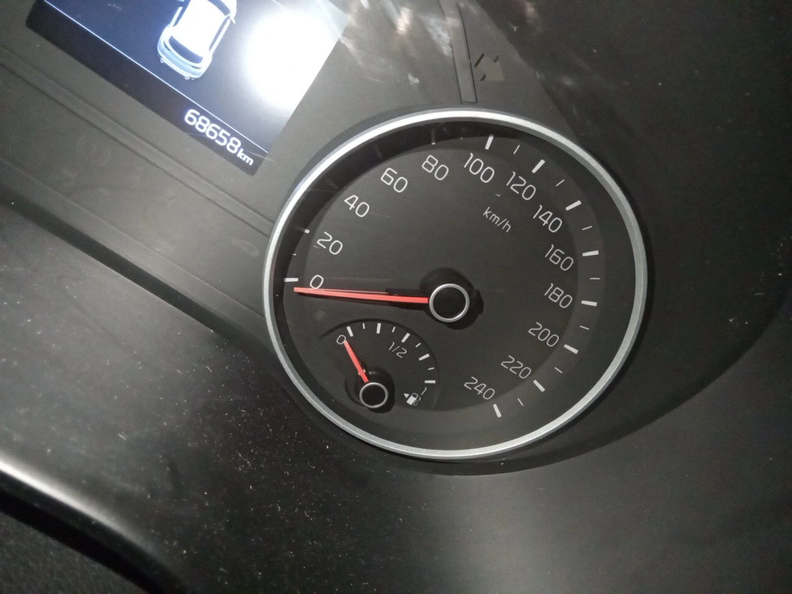 Kia Sportage 1.6 MHEV Business 100kW (136CV) 4x4 - Foto 8