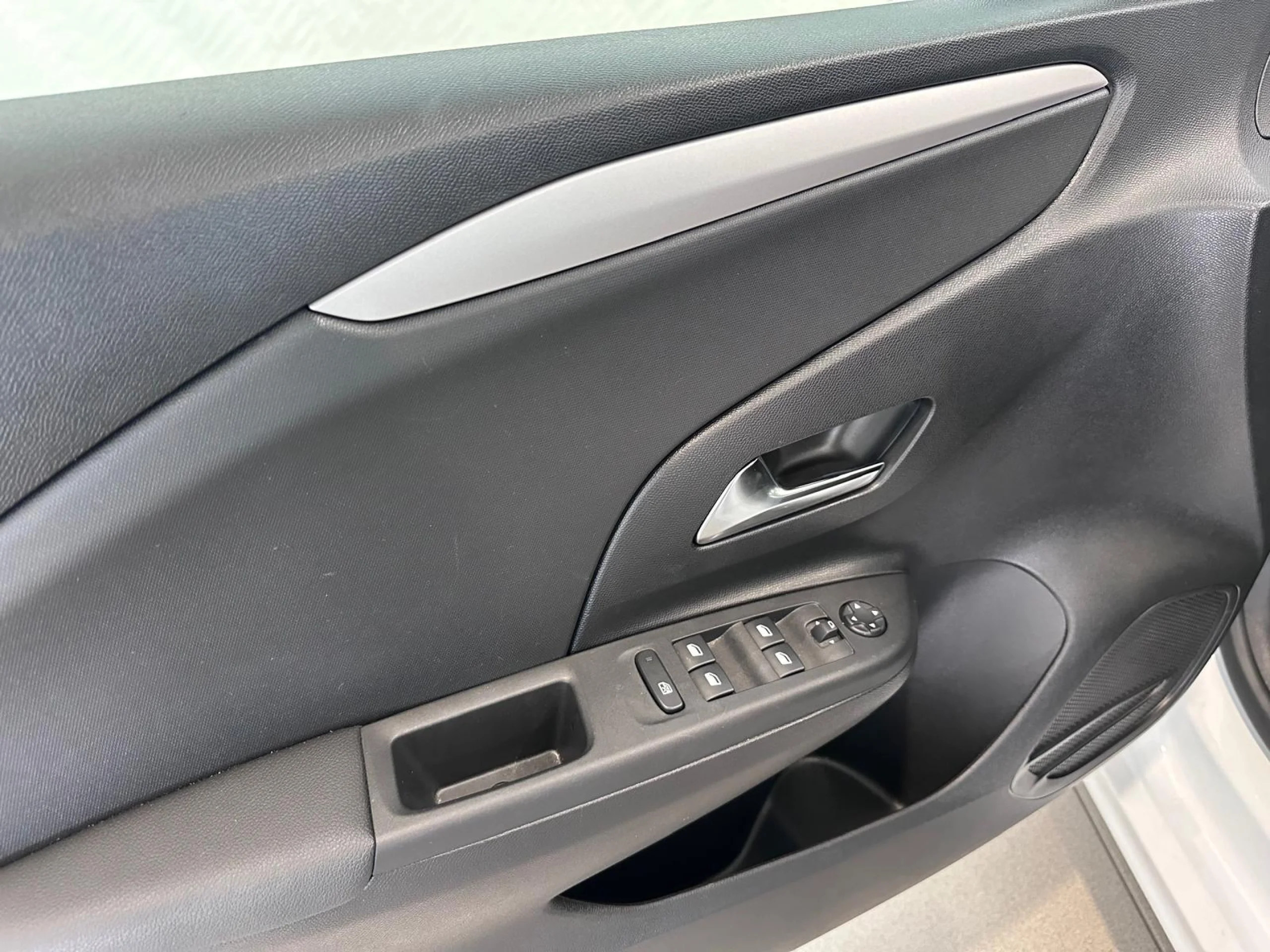 Opel Corsa 1.2T XHL S/S Edition 100 - Foto 12