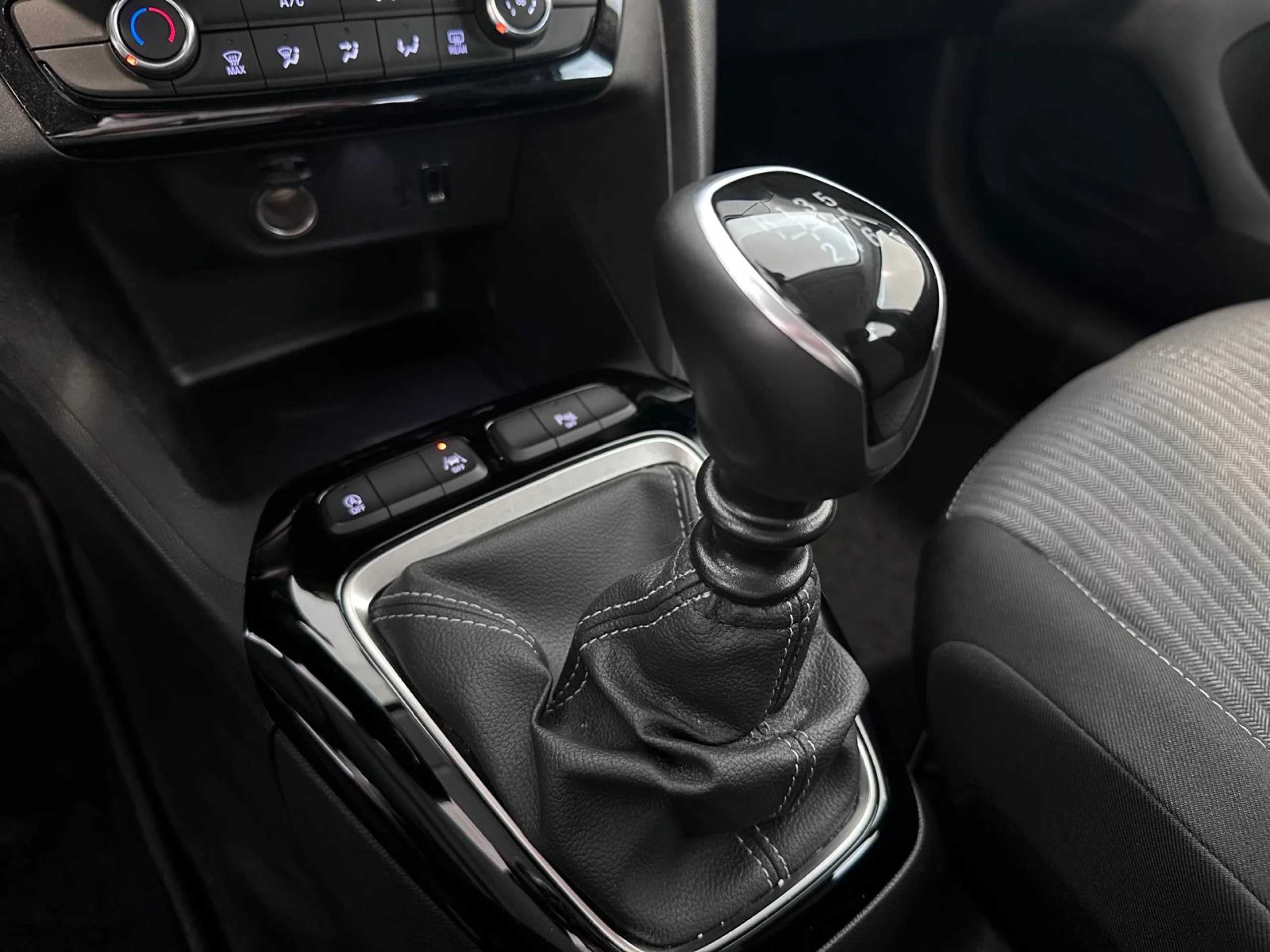 Opel Corsa 1.2T XHL S/S Edition 100 - Foto 19