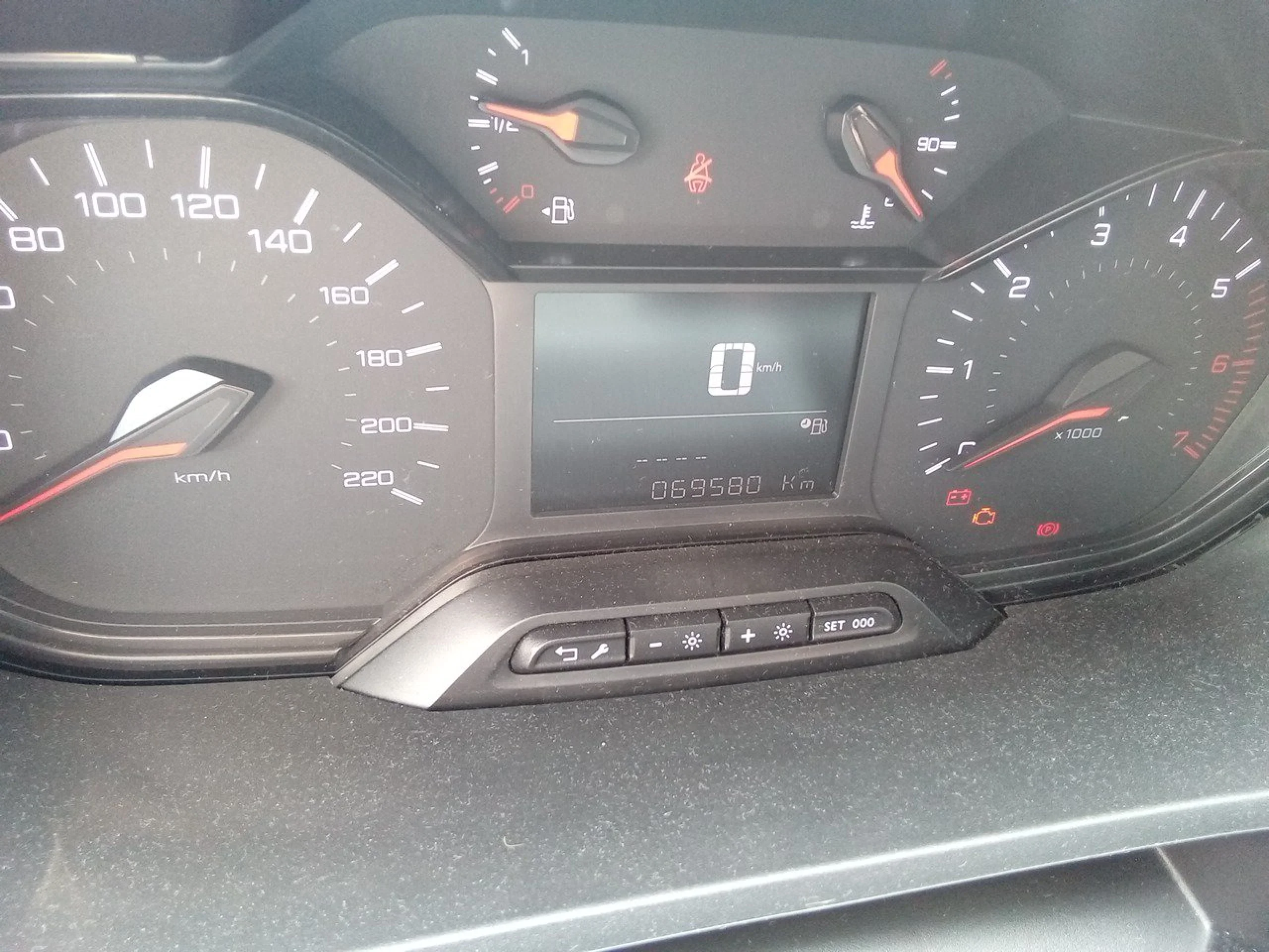 Peugeot Partner Premium Standard 600kg BlueHDi 73kW - Foto 8