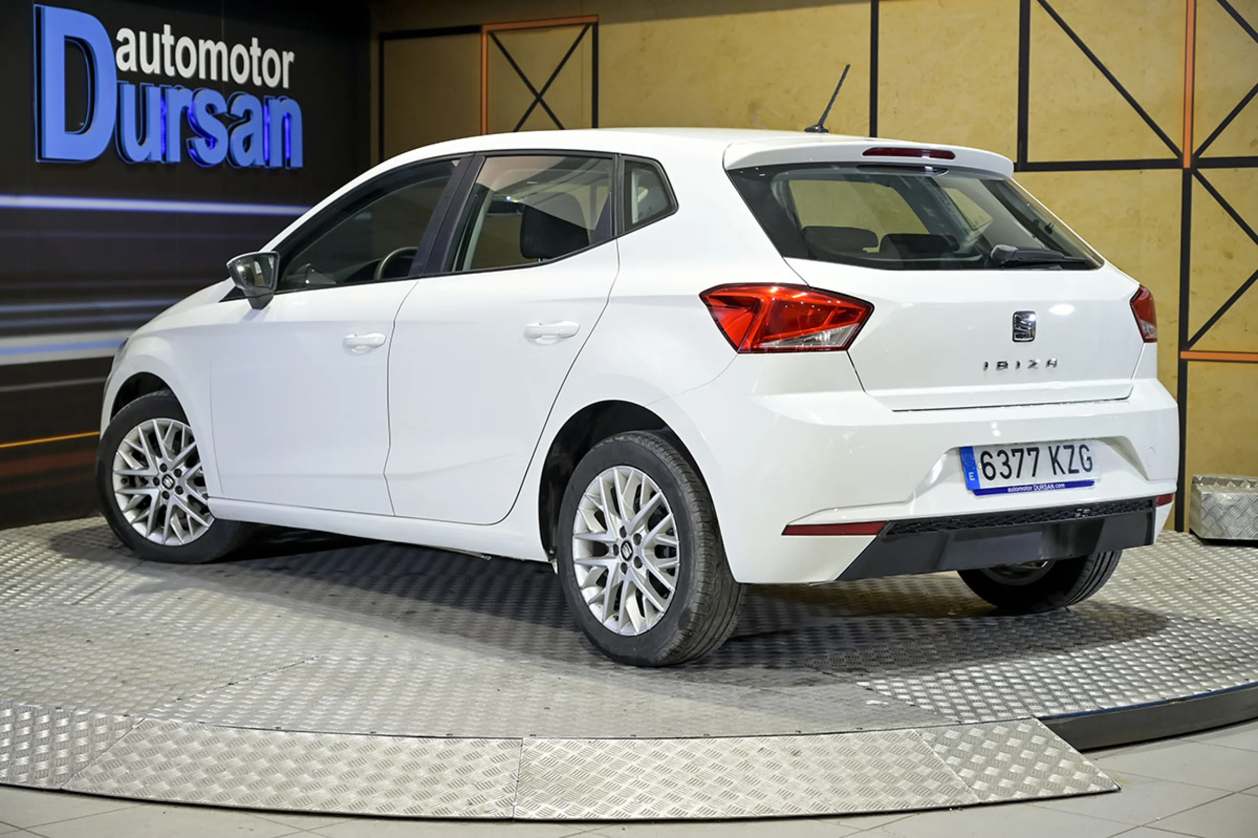 Seat Ibiza 1.6 TDI 70kW 95CV Reference - Foto 4