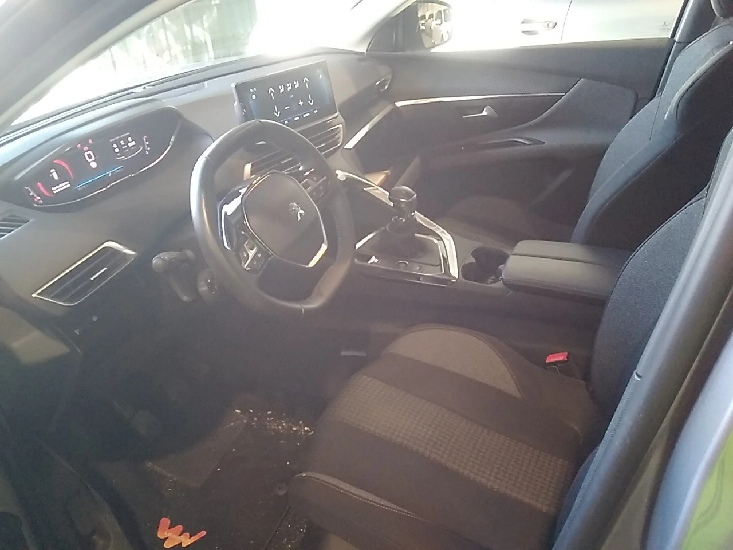 Peugeot 3008 1.5 BlueHDi 96kW (130CV) S&amp;S Active Pack - Foto 7