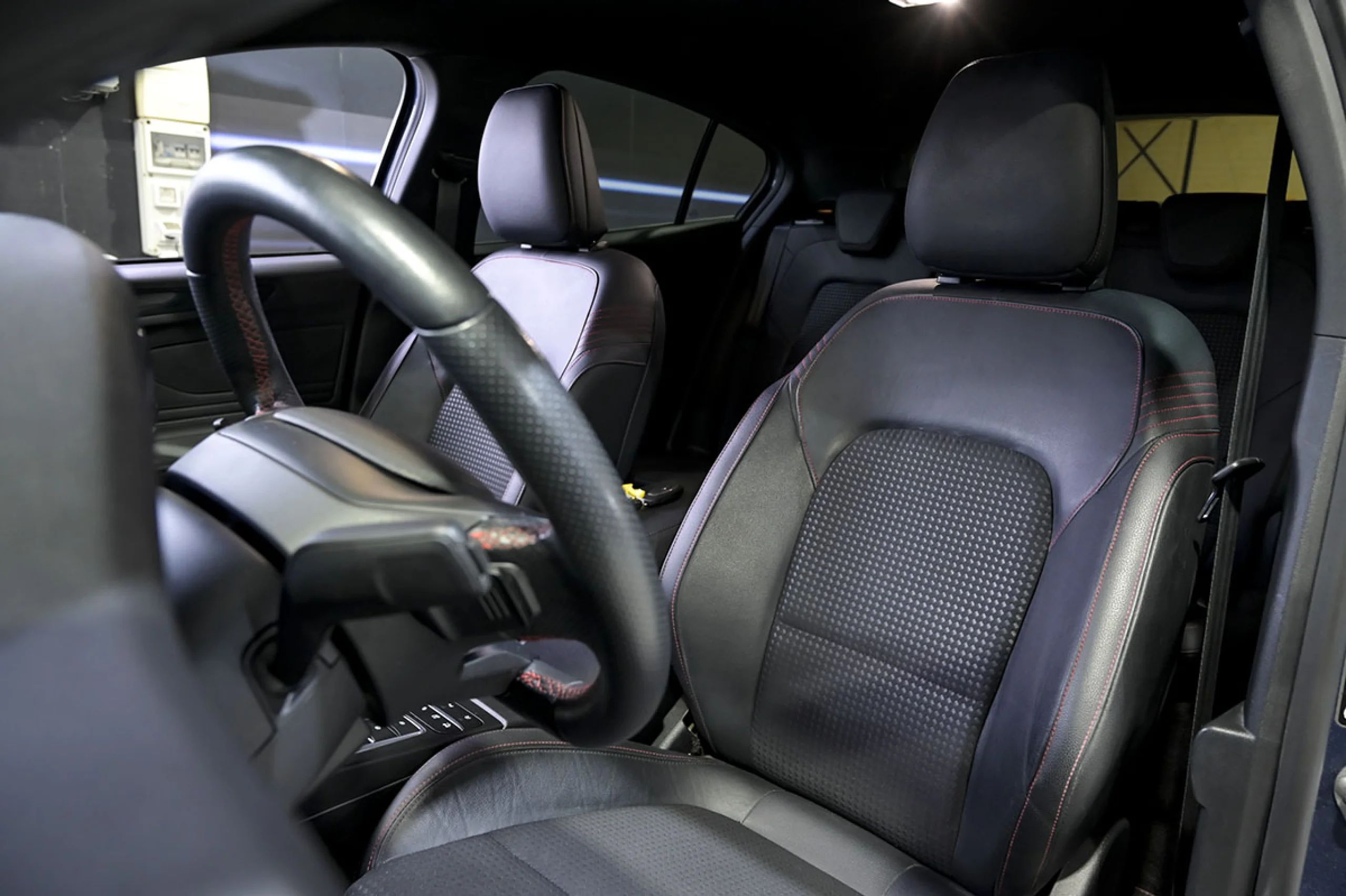 Ford Focus 2.0 Ecoblue 110kW STLine - Foto 22