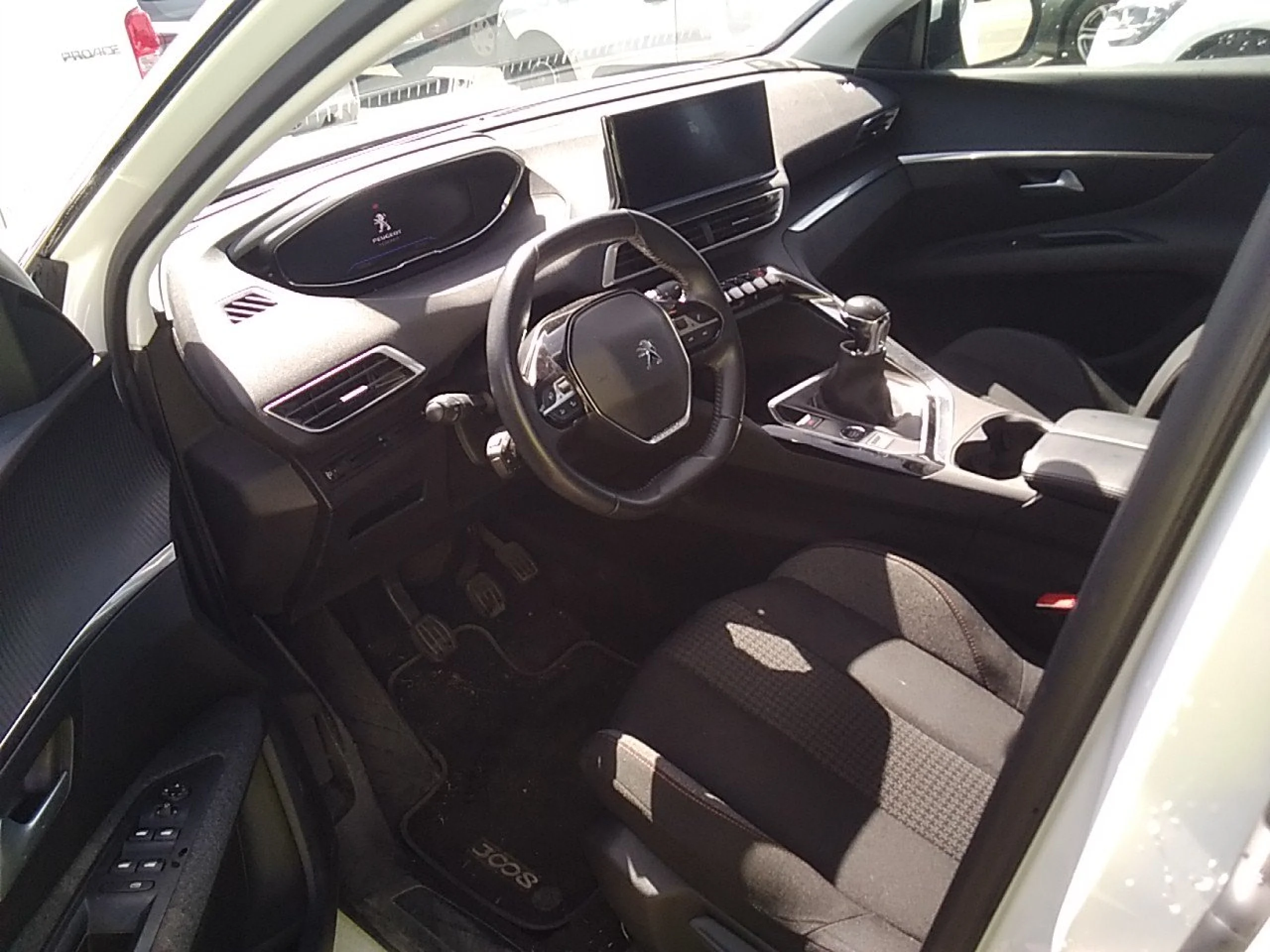 Peugeot 3008 1.5 BlueHDi 96kW (130CV) S&amp;S Active Pack - Foto 7