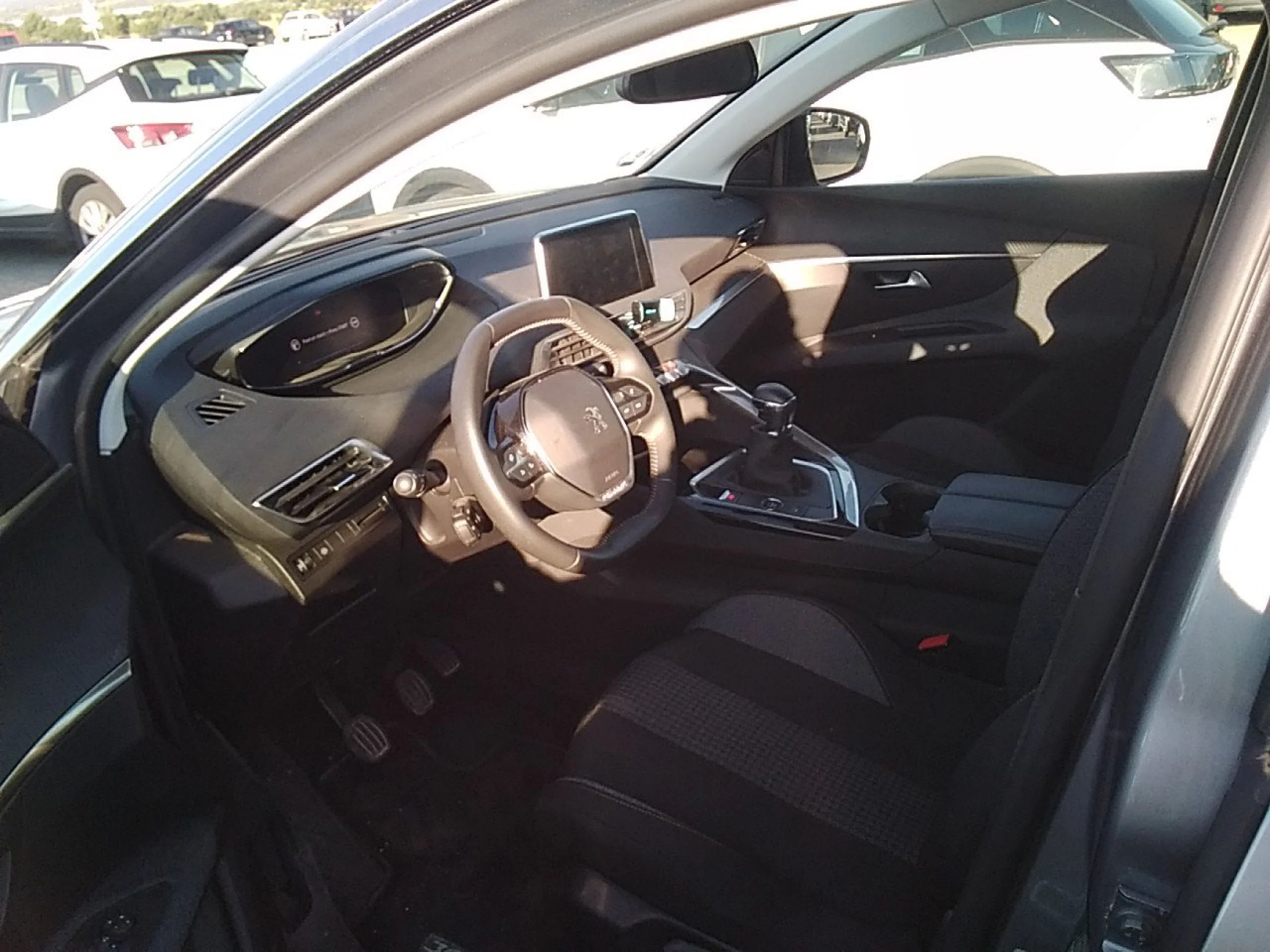 Peugeot 3008 1.5 BlueHDi 96kW (130CV) S&amp;S Active Pack - Foto 7