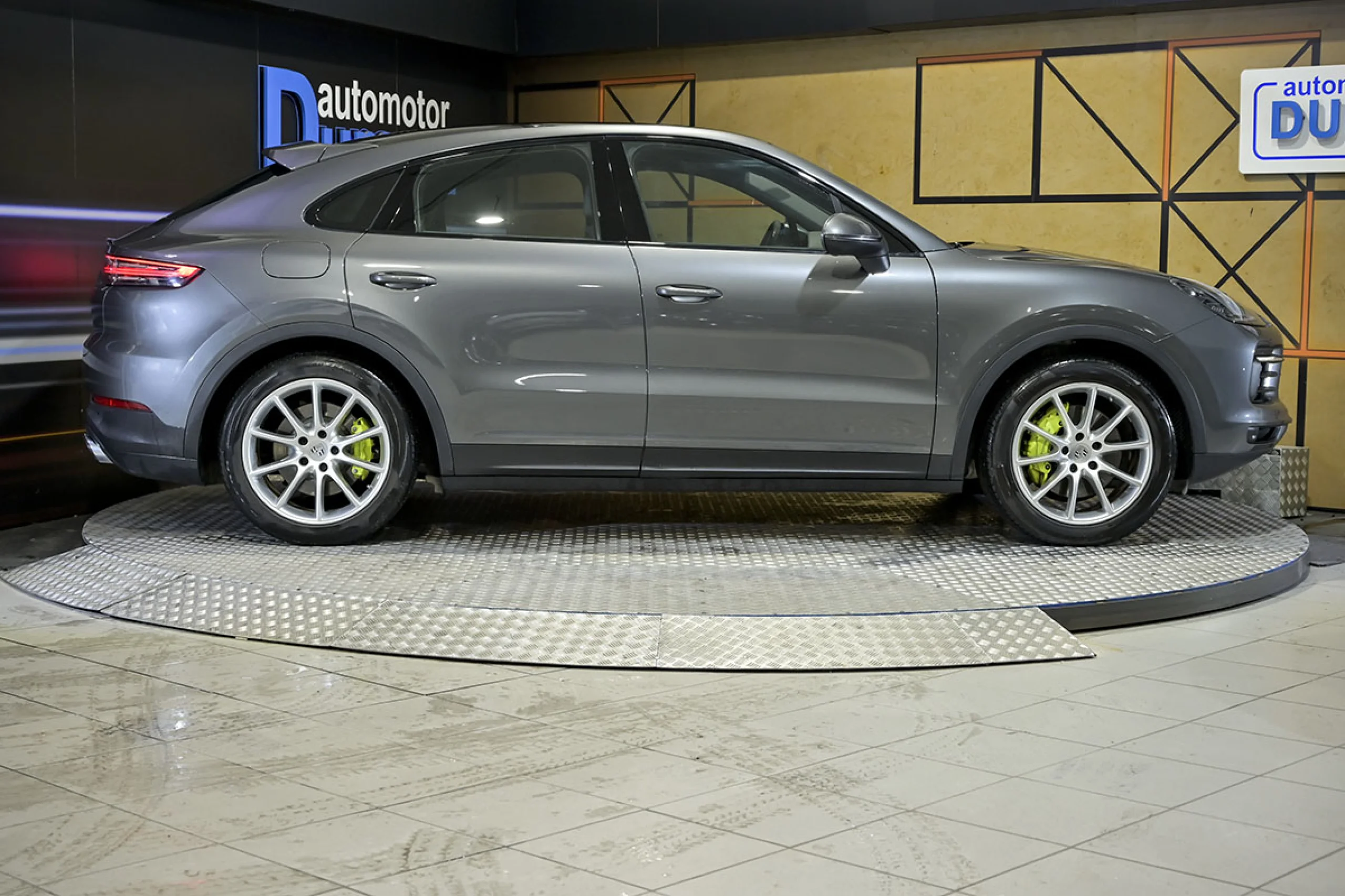 Porsche Cayenne EHybrid - Foto 19