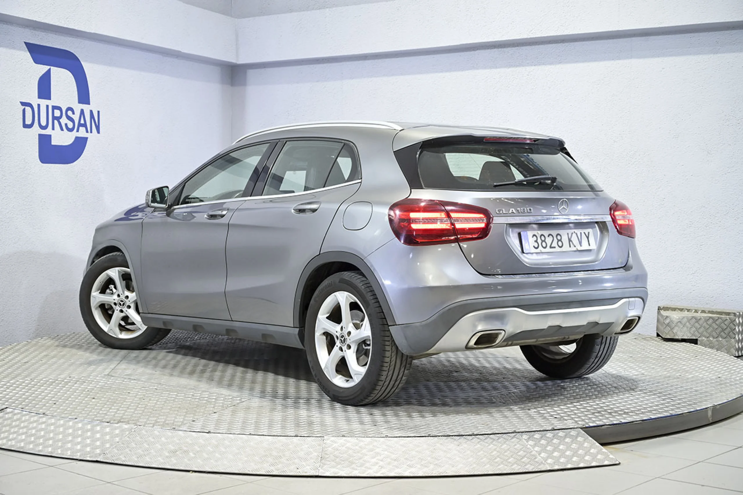 Mercedes-Benz GLA 180 Clase GLA GLA 180 - Foto 4