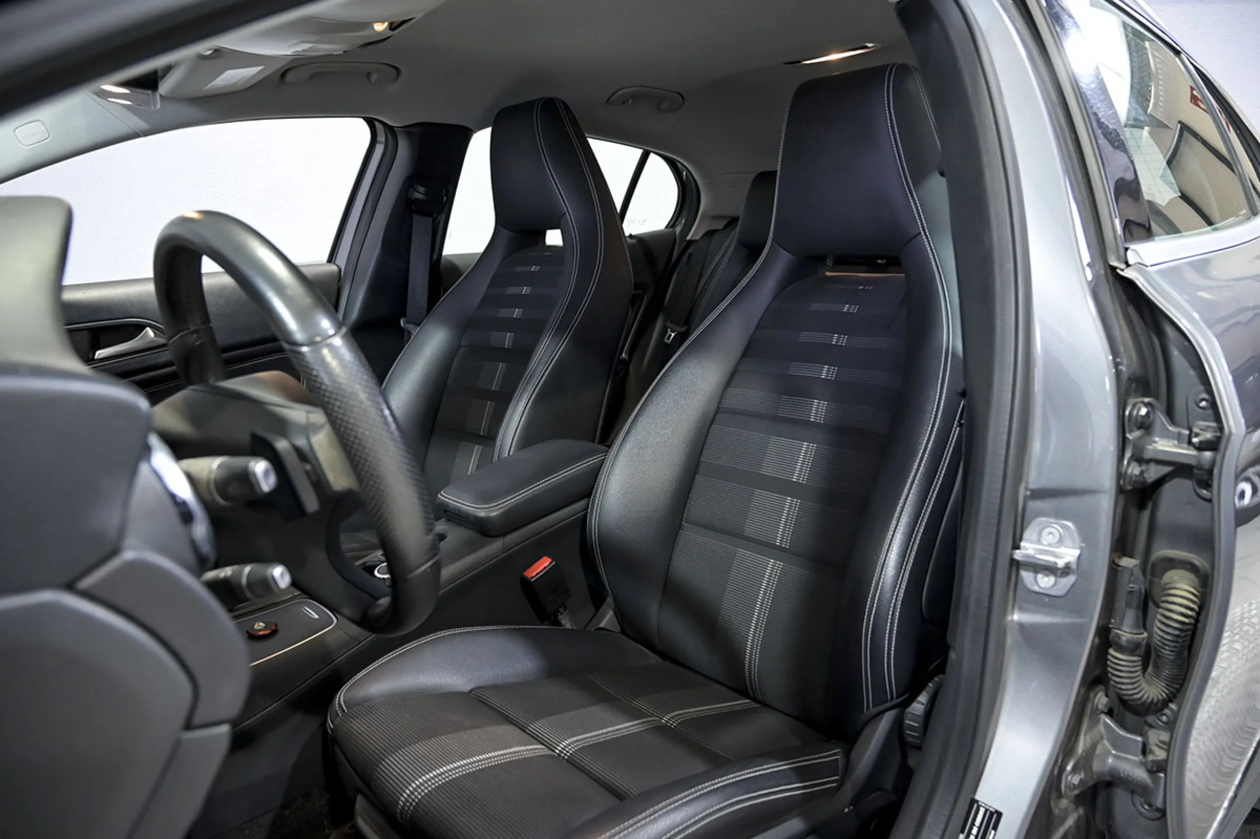 Mercedes-Benz GLA 180 Clase GLA GLA 180 - Foto 9