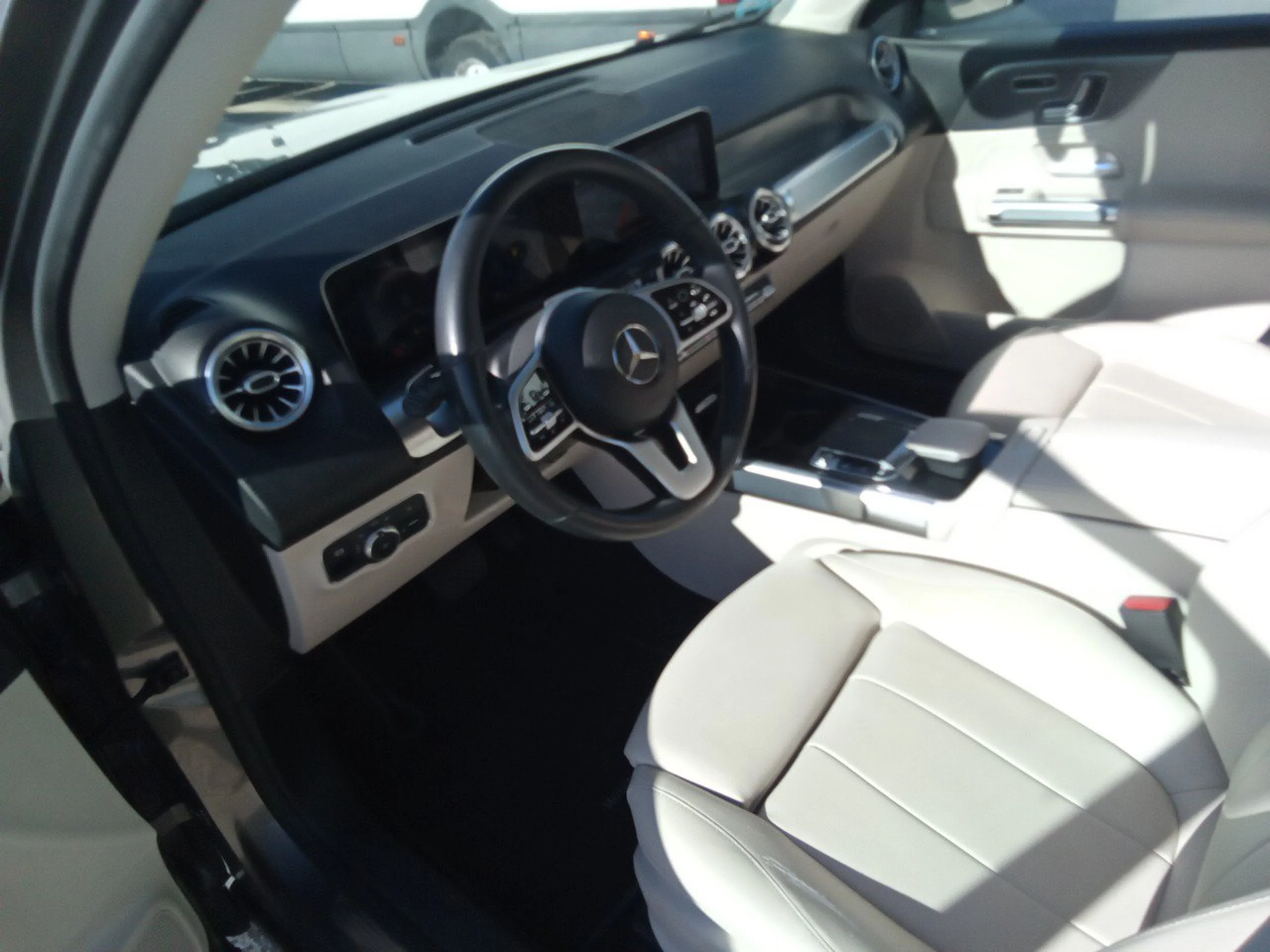 Mercedes-Benz GLB 200 MERCEDES GLB 2.0  220 D 4MATIC DCT 140KW (190CV) - Foto 7