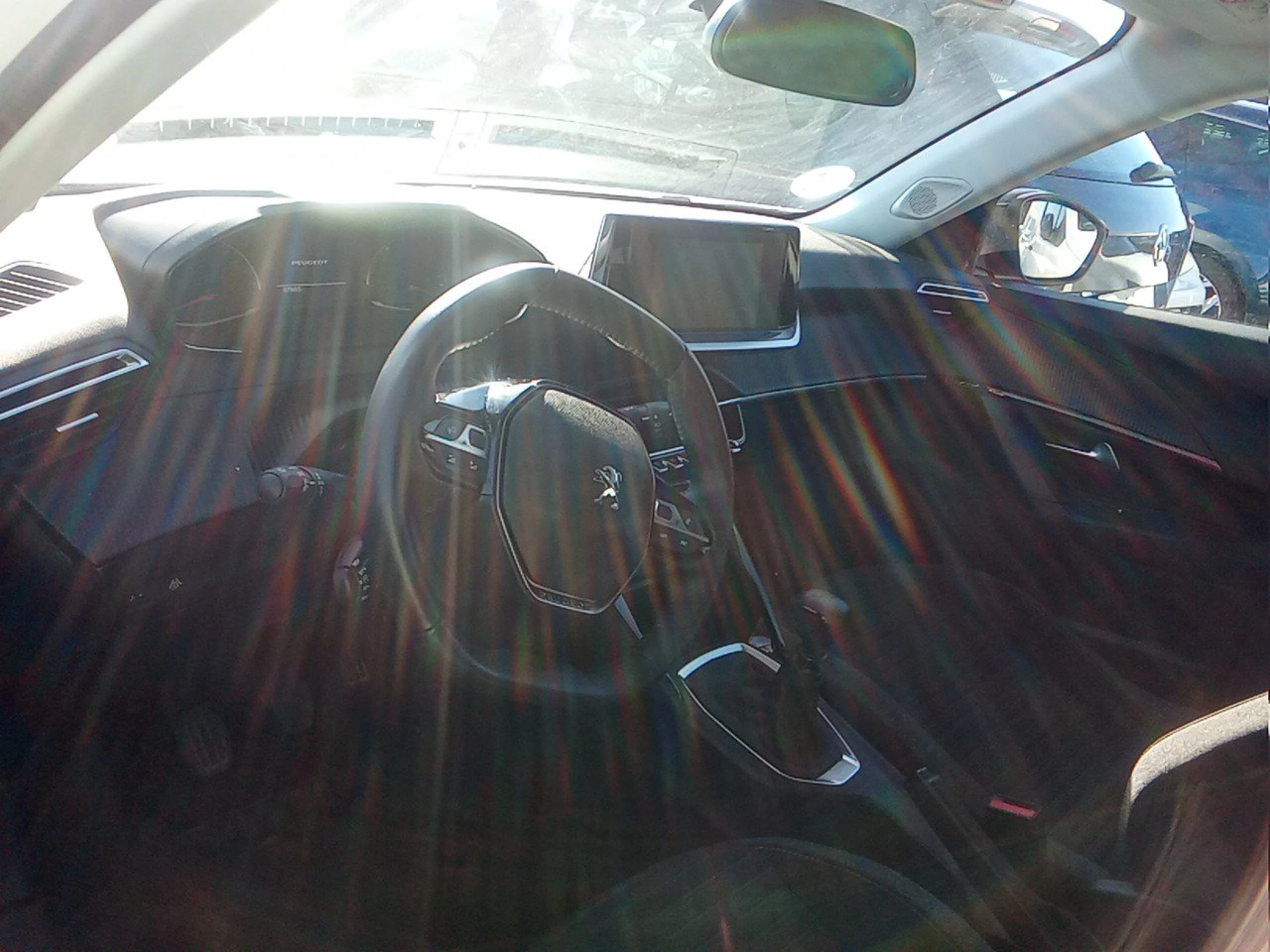 Peugeot 2008 Active Pack BlueHDI 130 S&amp;S EAT8 - Foto 7