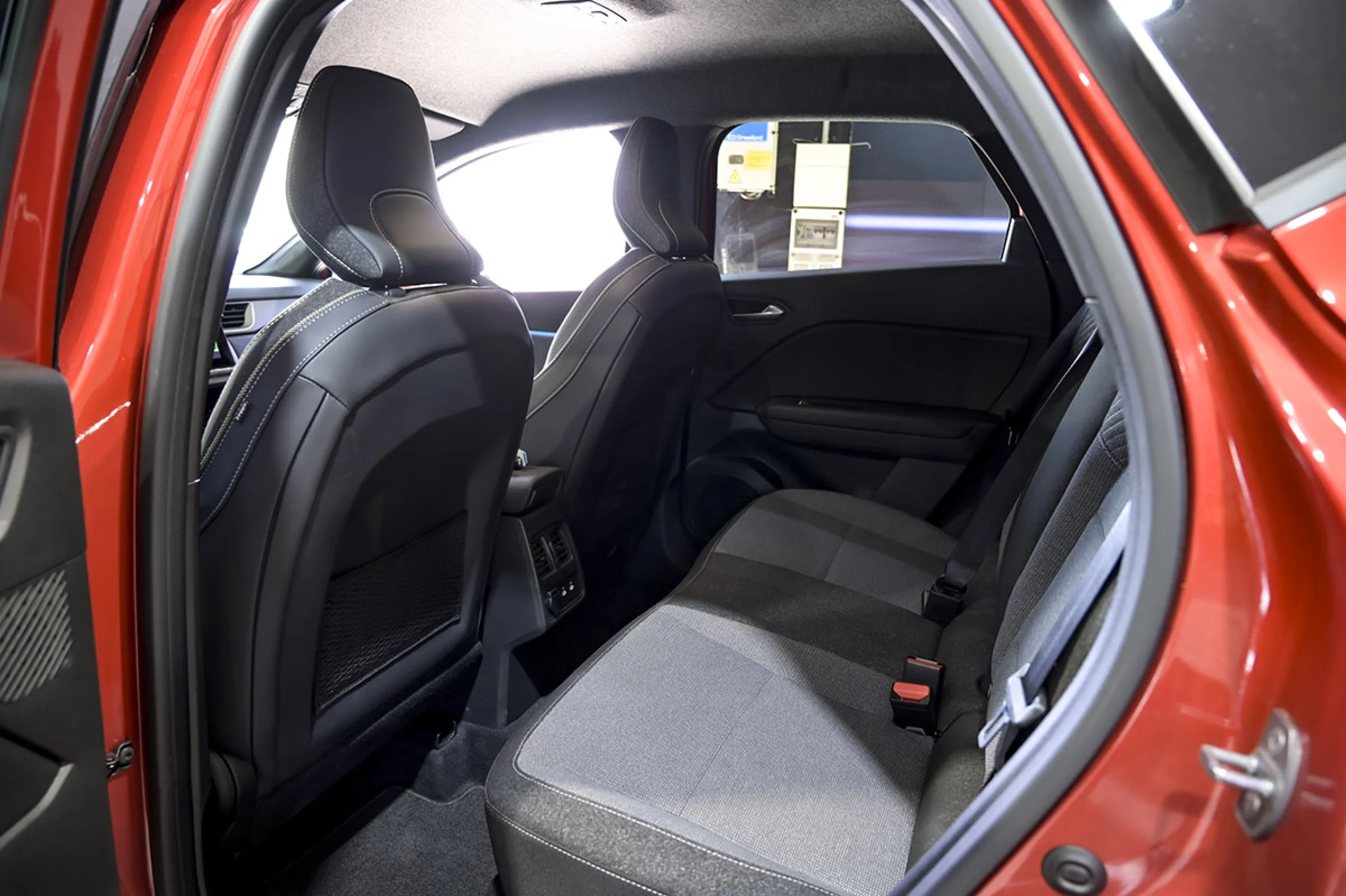 Renault Captur techno TCe 103 kW 140CV mild hybrid - Foto 19