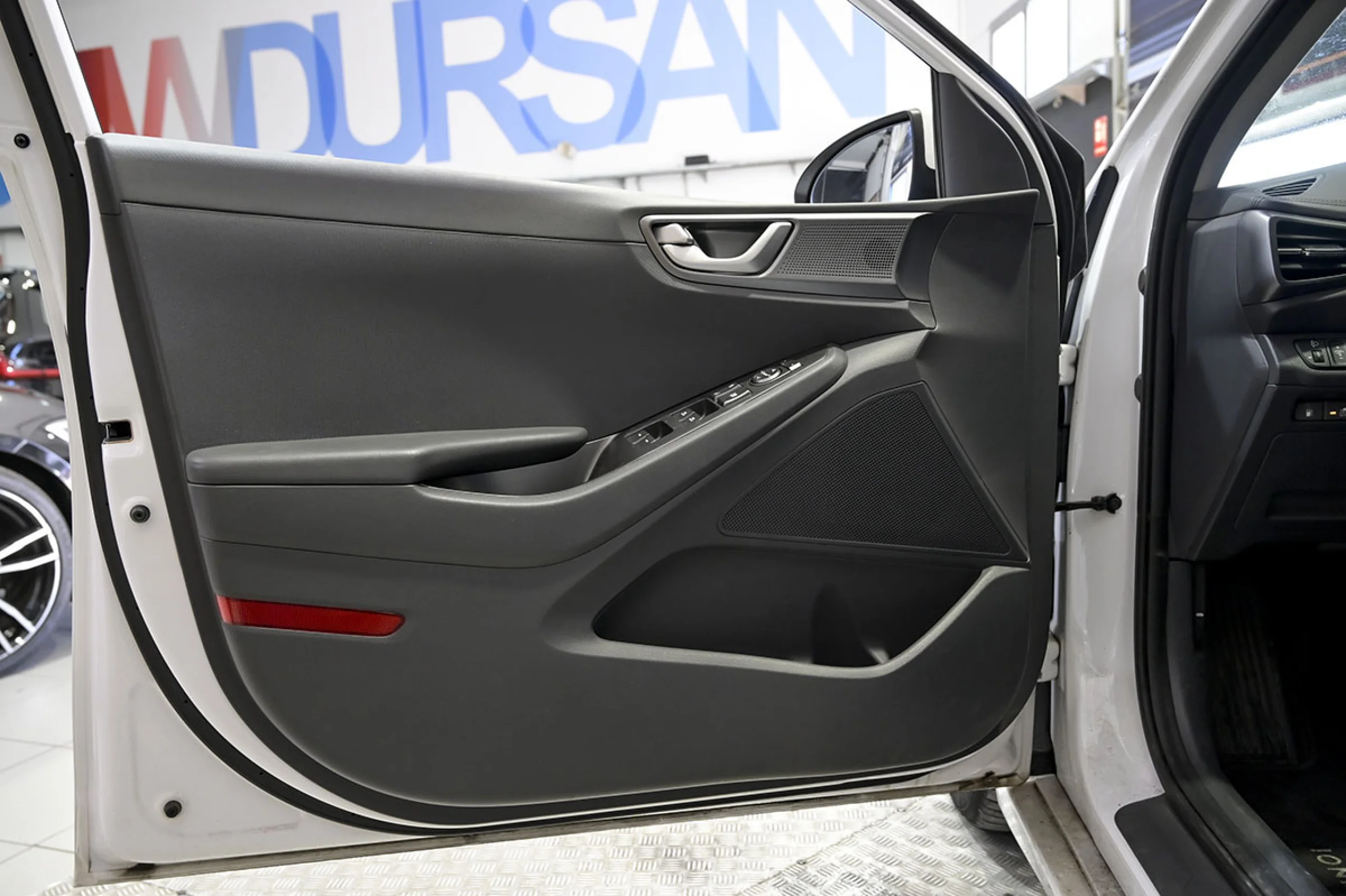 Hyundai Ioniq 1.6 GDI PHEV Klass DCT - Foto 23