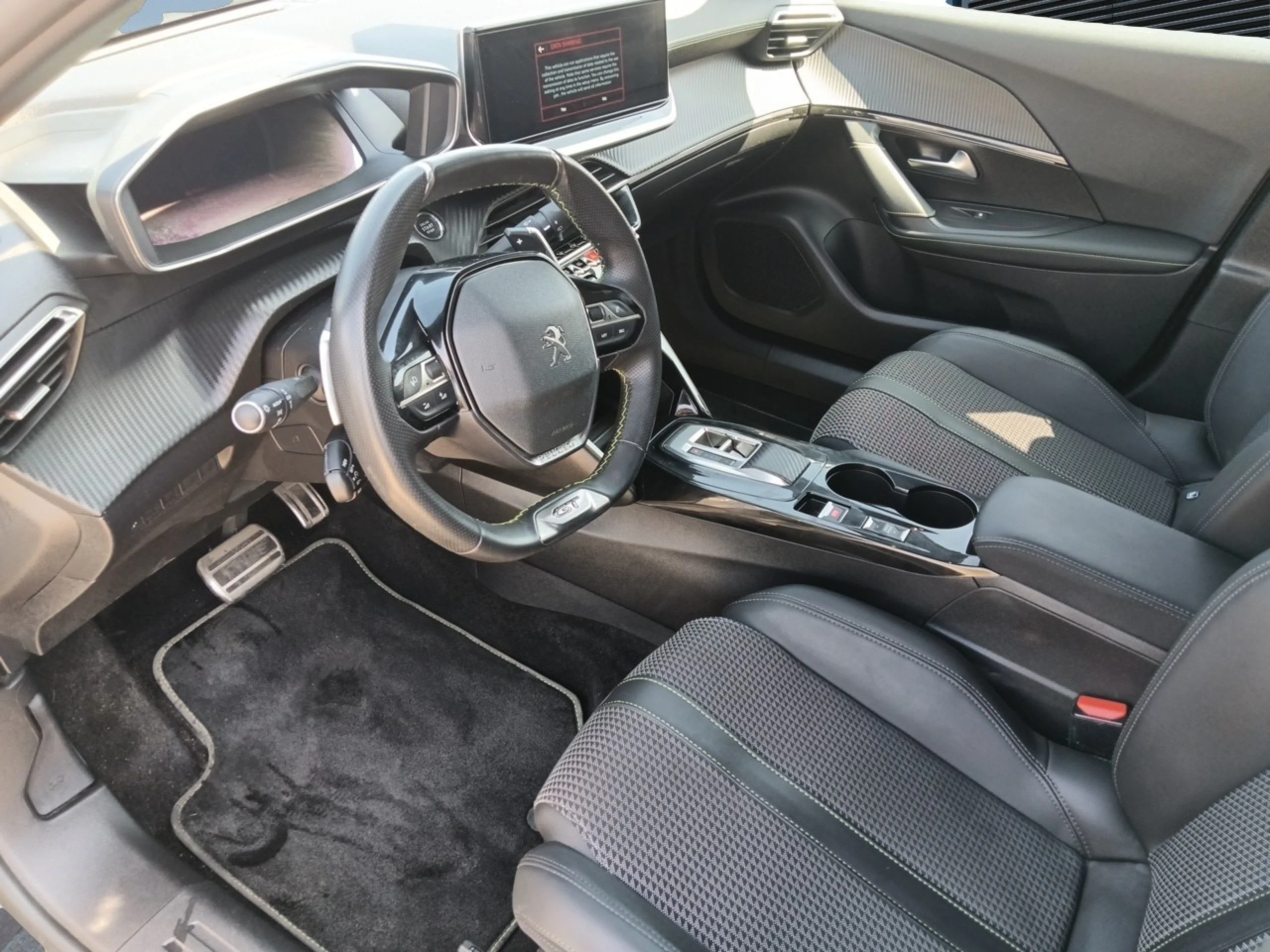 Peugeot 2008 GT BlueHDI 130 S&amp;S EAT8 - Foto 7