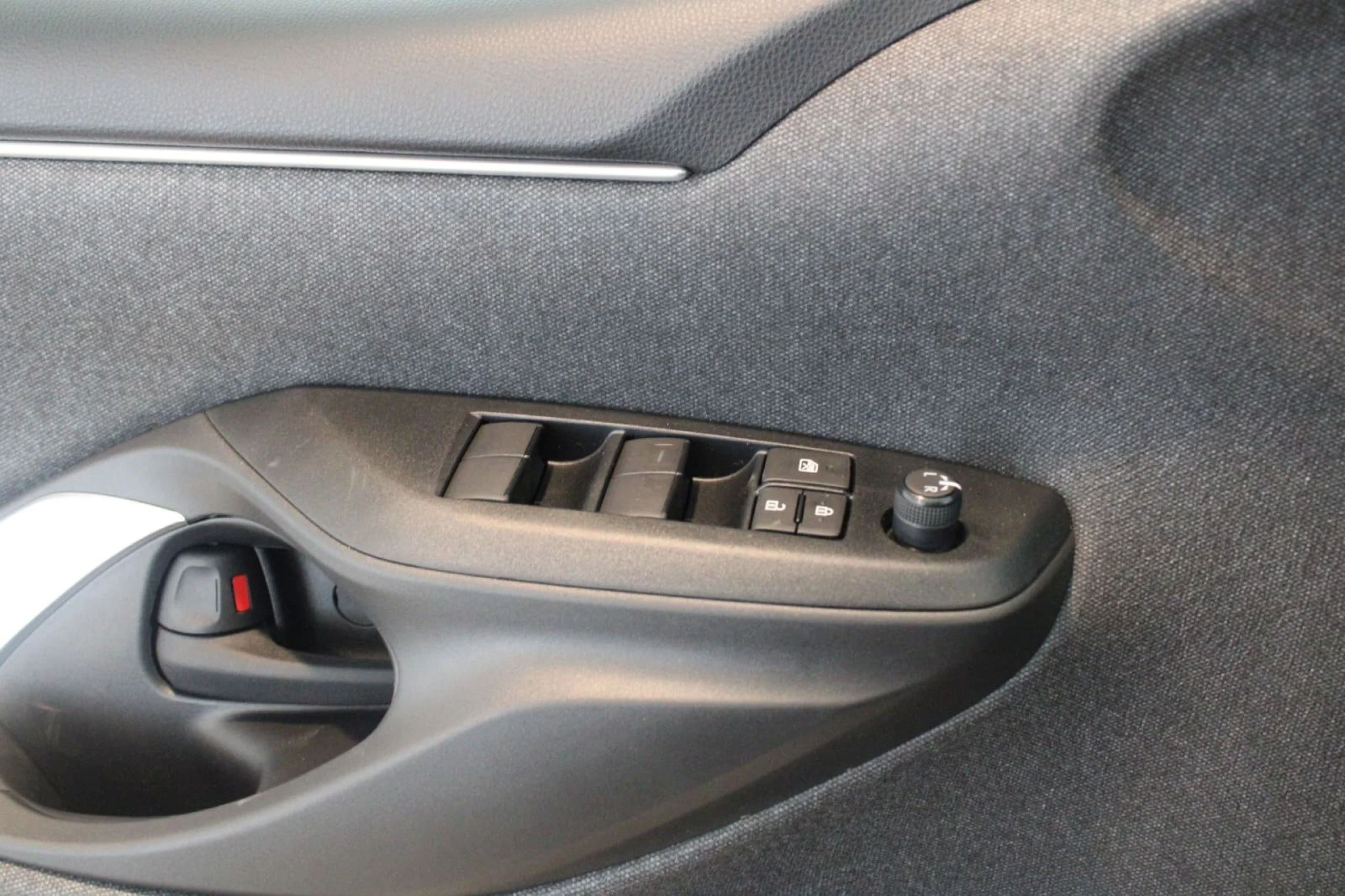 Toyota Yaris 1.5 120h Active Tech - Foto 24