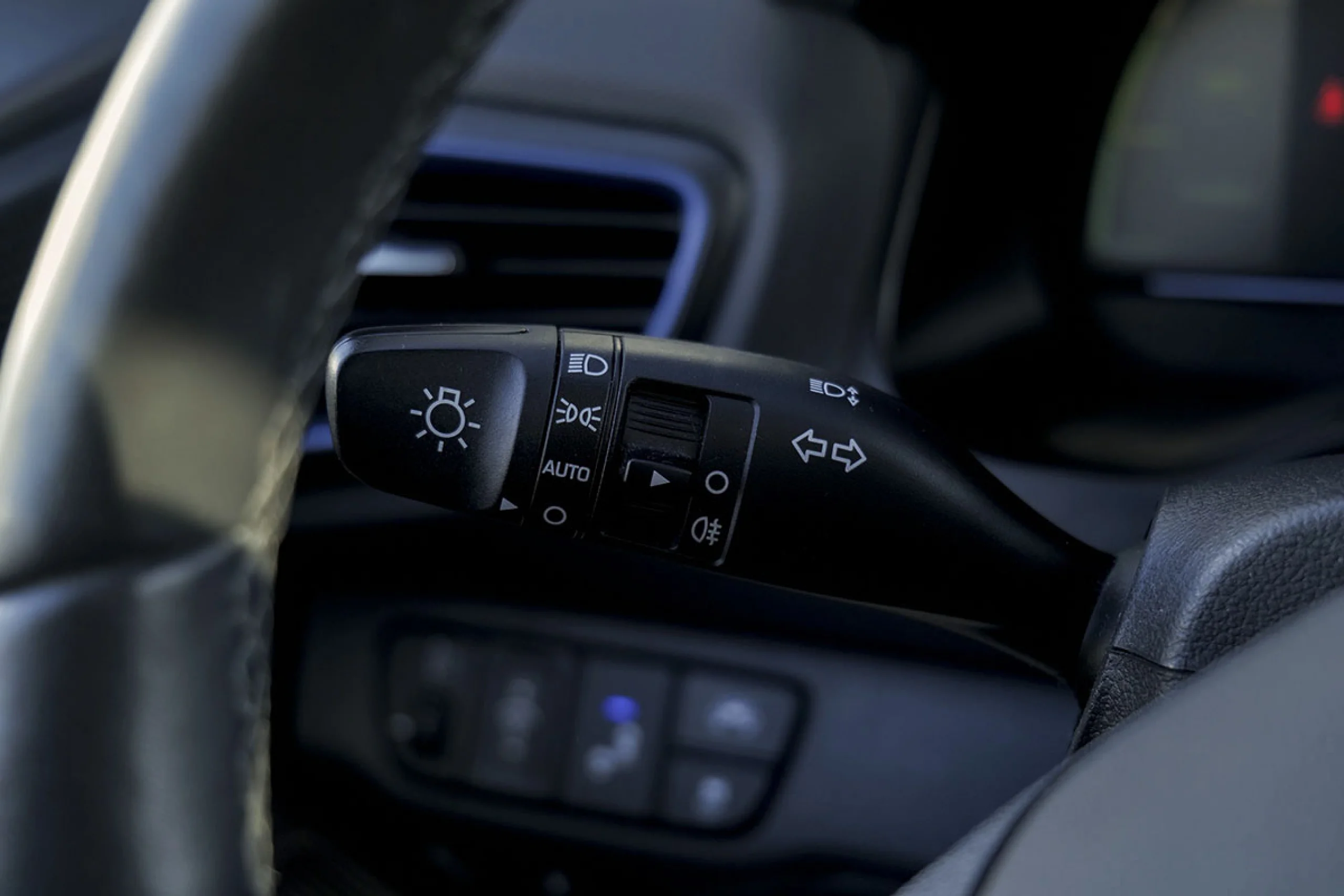 Hyundai Ioniq 1.6 GDI HEV Style DCT - Foto 24