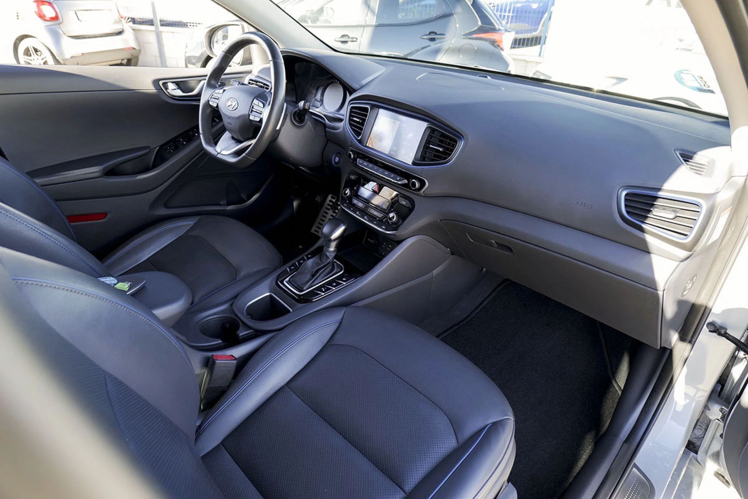 Hyundai Ioniq 1.6 GDI HEV Style DCT - Foto 30