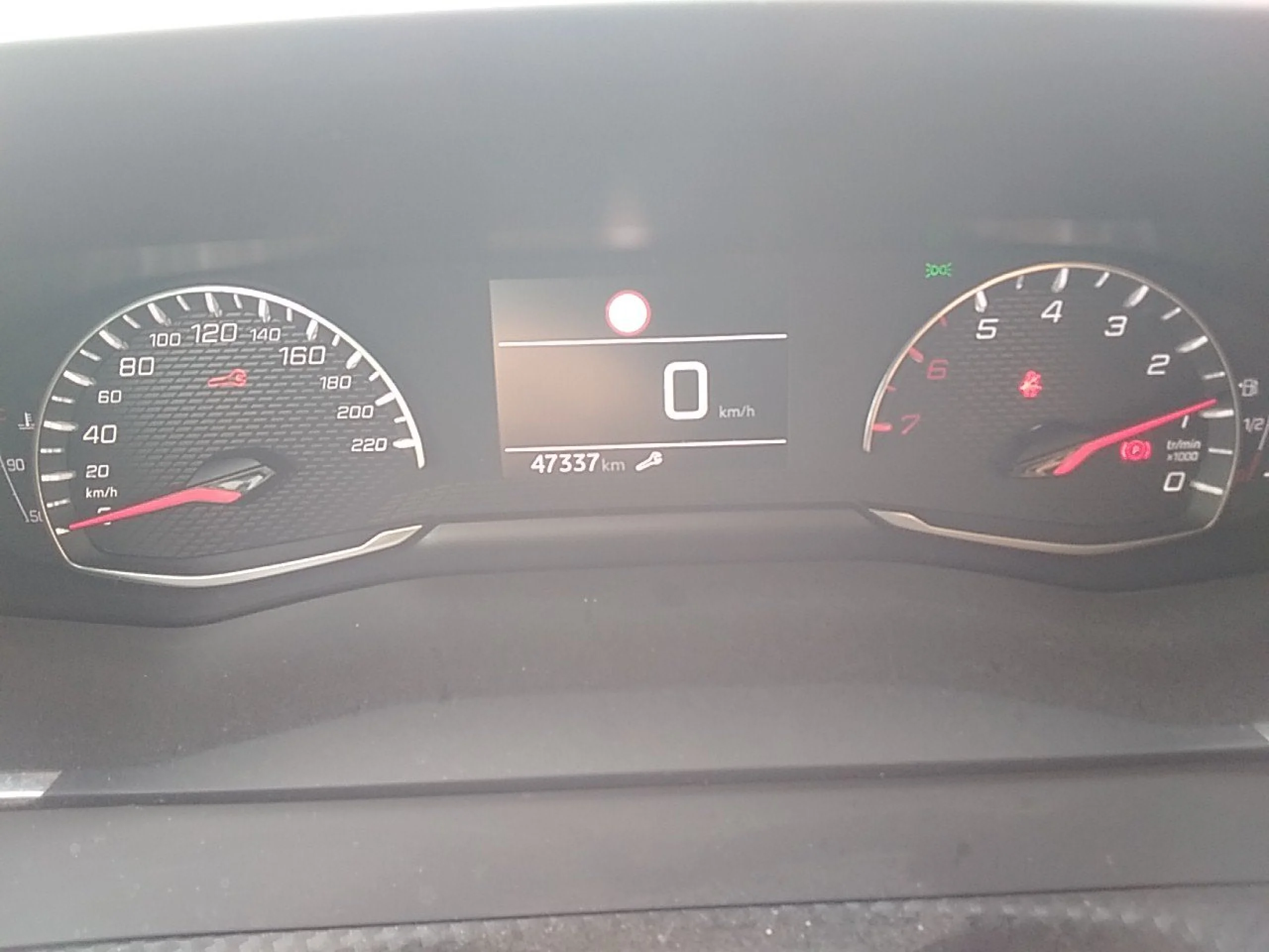 Peugeot 2008 Active Pack Puretech 100 S&amp;S BVM6 - Foto 8