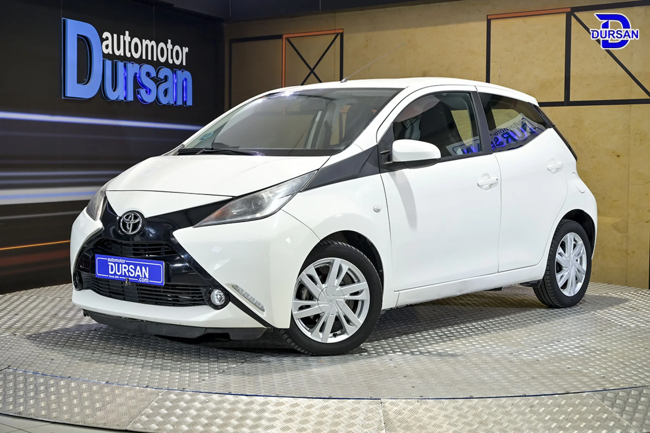 Toyota Aygo 1.0 70 xplay business - Foto 1