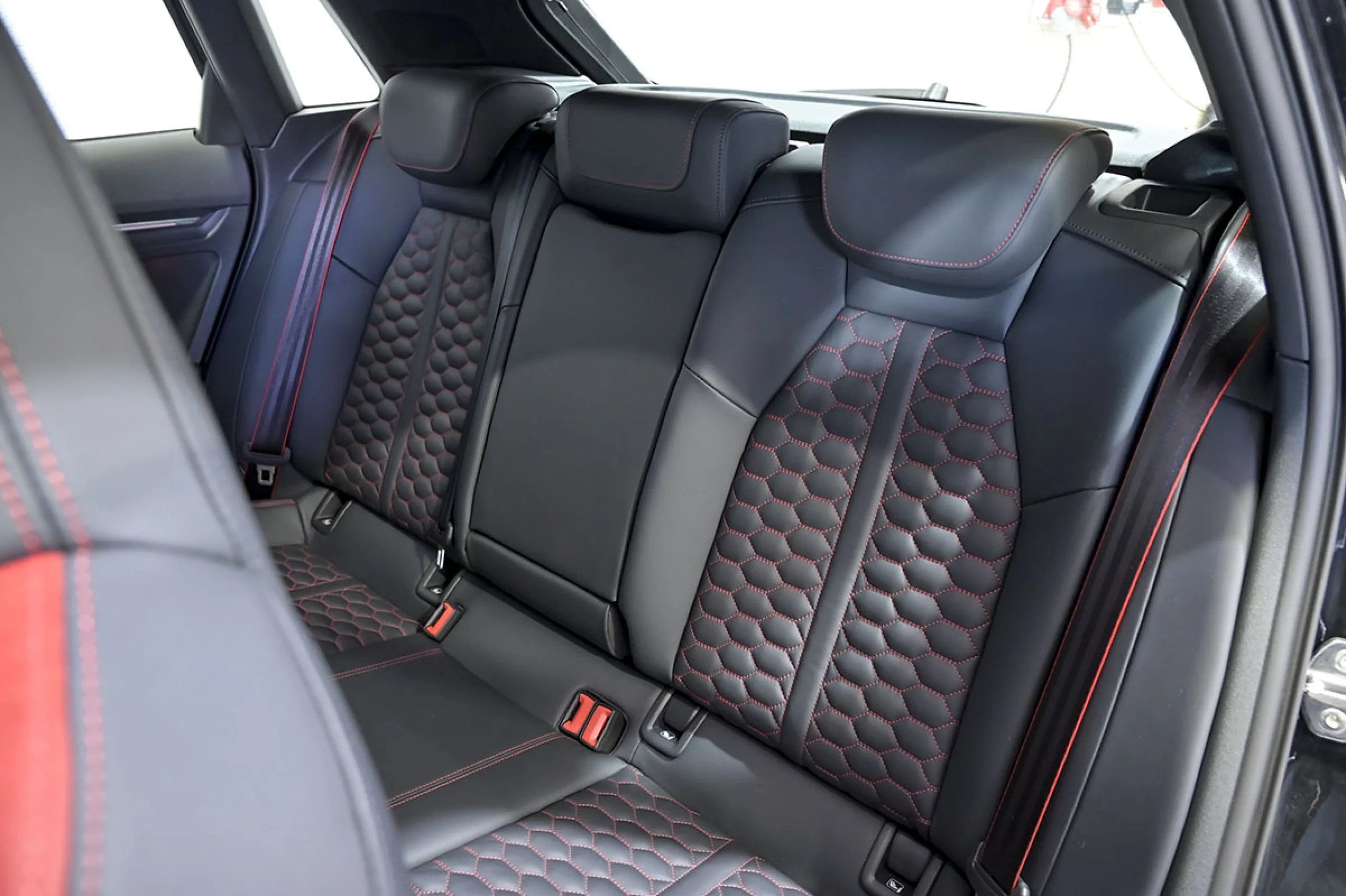 Audi RS3 A3 RS3 Sportback TFSI 294kW quattro S tron - Foto 16