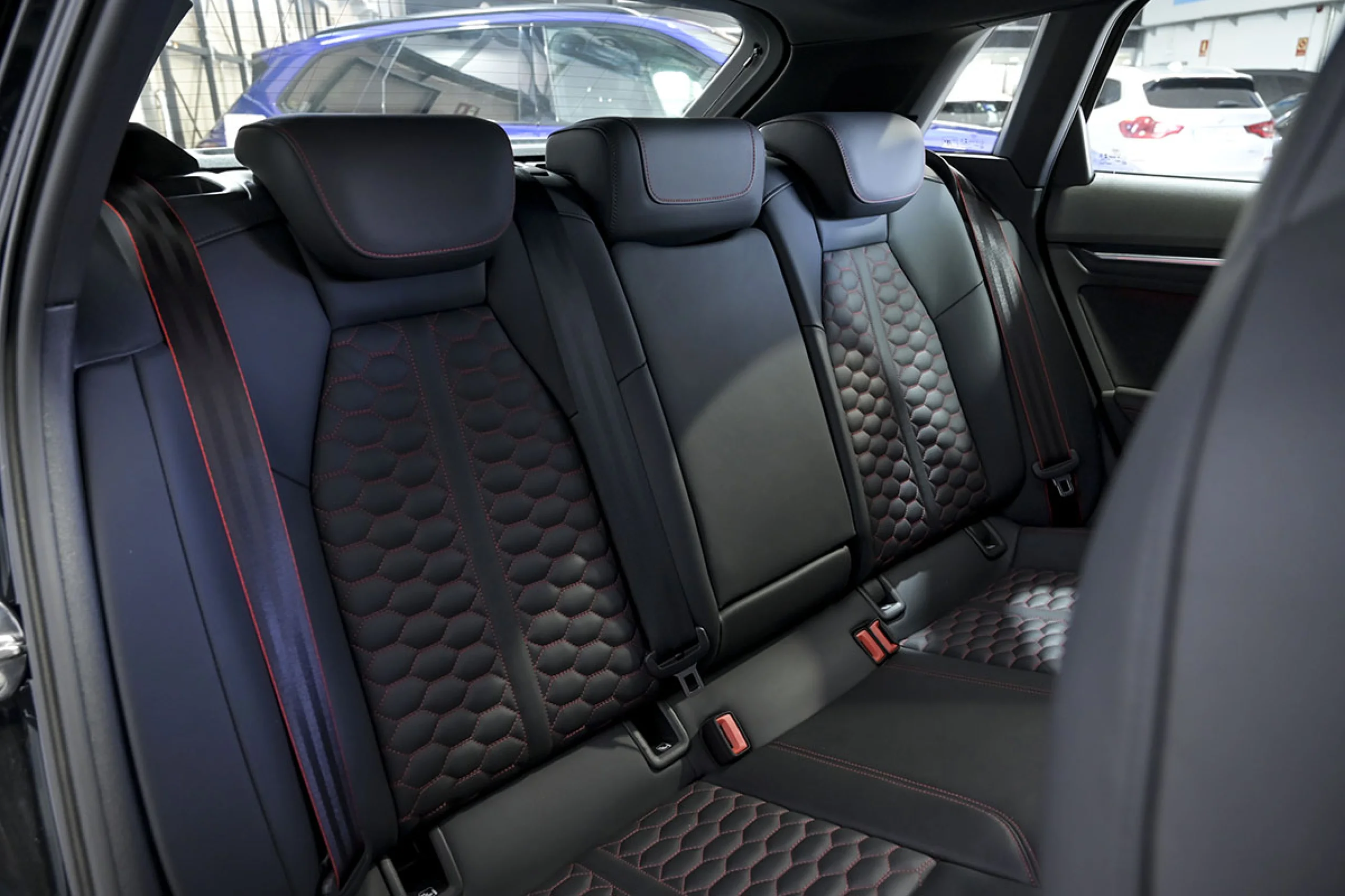 Audi RS3 A3 RS3 Sportback TFSI 294kW quattro S tron - Foto 17