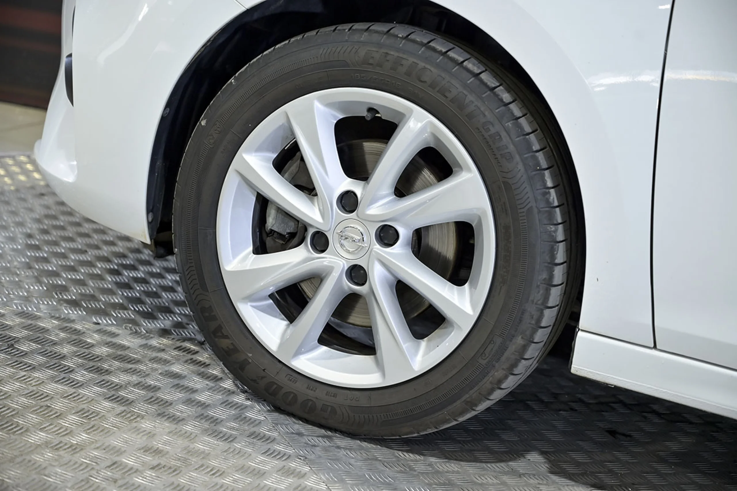 Opel Corsa 1.2T XHL 74kW 100CV Edition - Foto 14