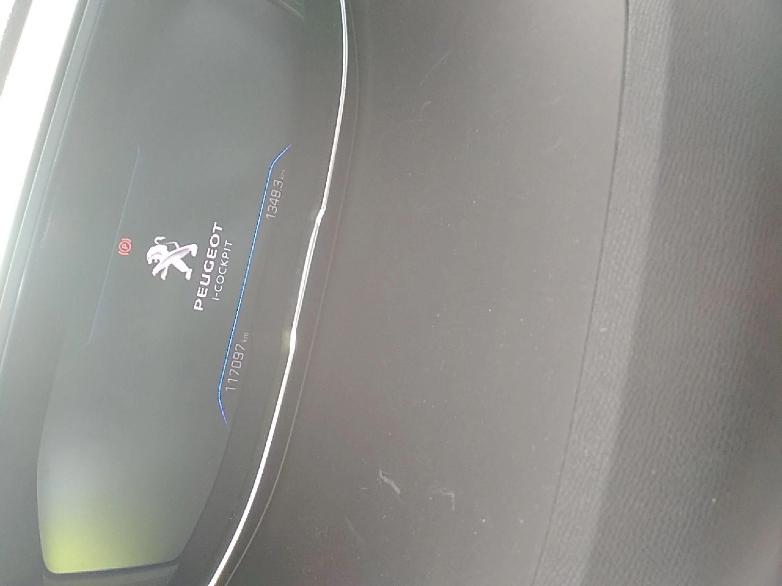 Peugeot 3008 1.5 BlueHDi 96kW (130CV) S&amp;S Active Pack - Foto 8