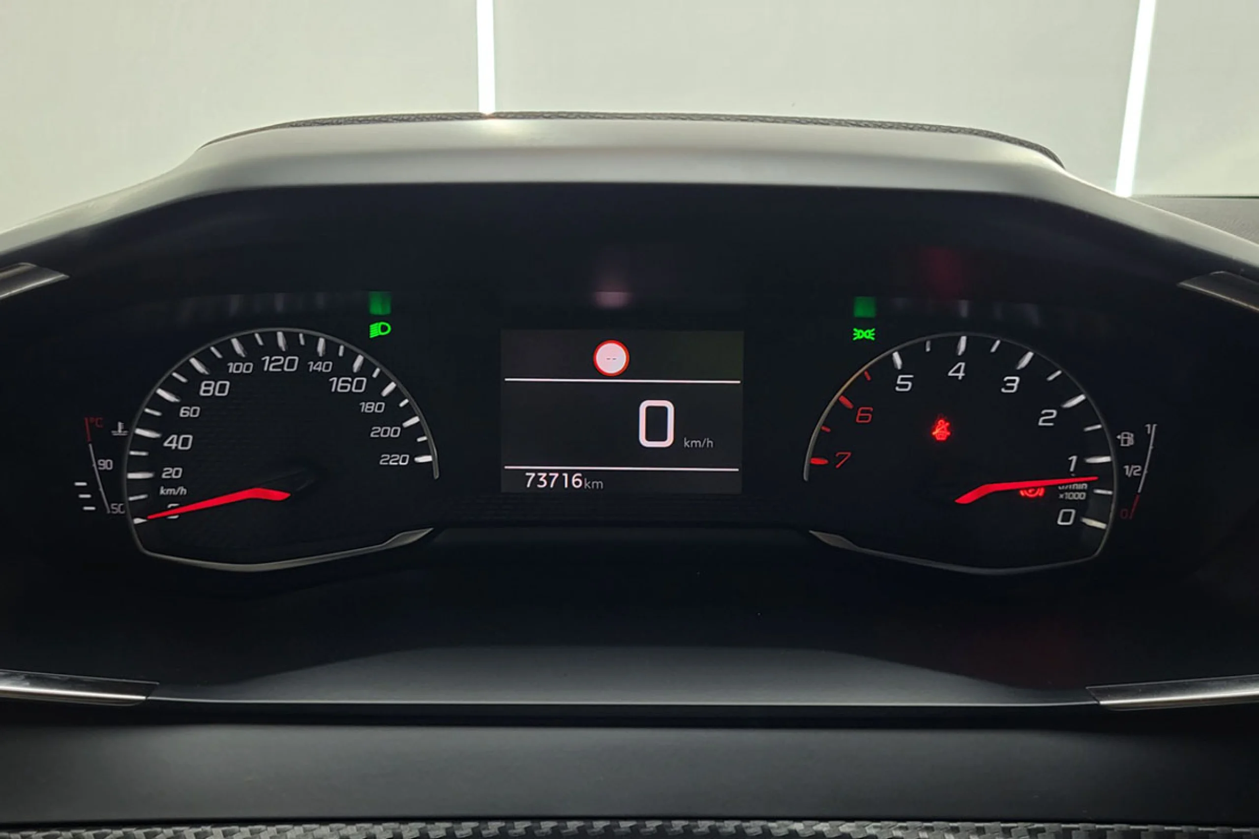 Peugeot 208 Allure Puretech 100 - Foto 6