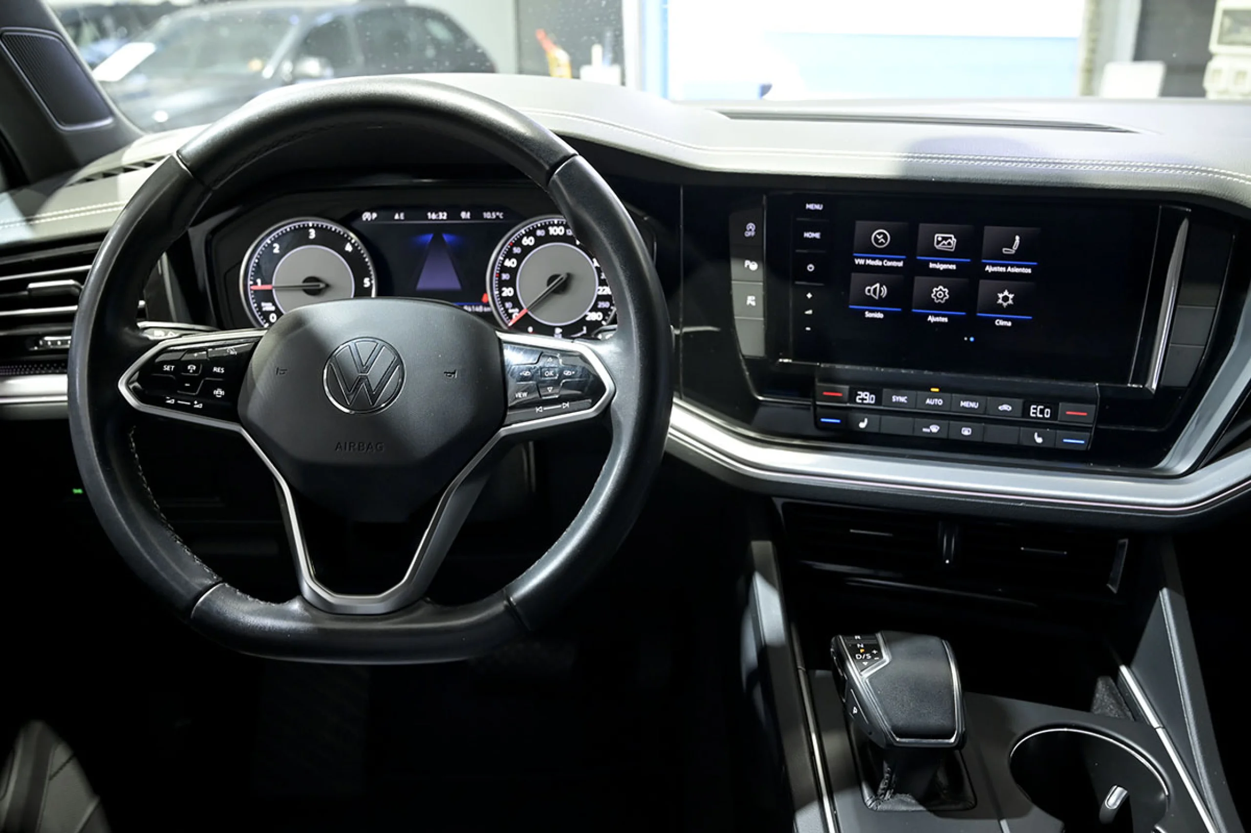 Volkswagen Touareg Prem Eleg 3.0 V6 TDI 210kW Tip 4M - Foto 38