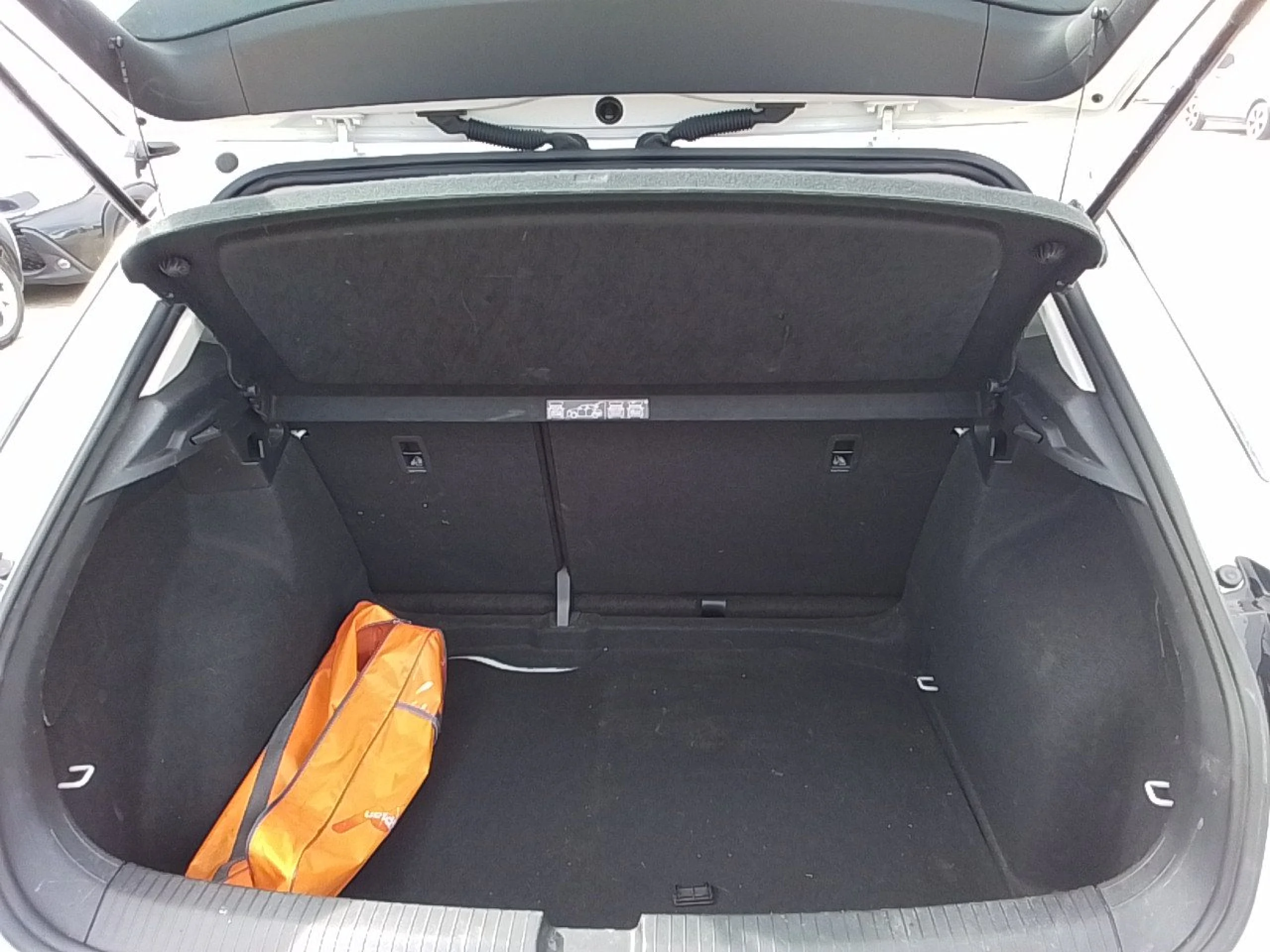 Volkswagen T-Roc Edition 2.0 TDI 85kW (115CV) - Foto 7