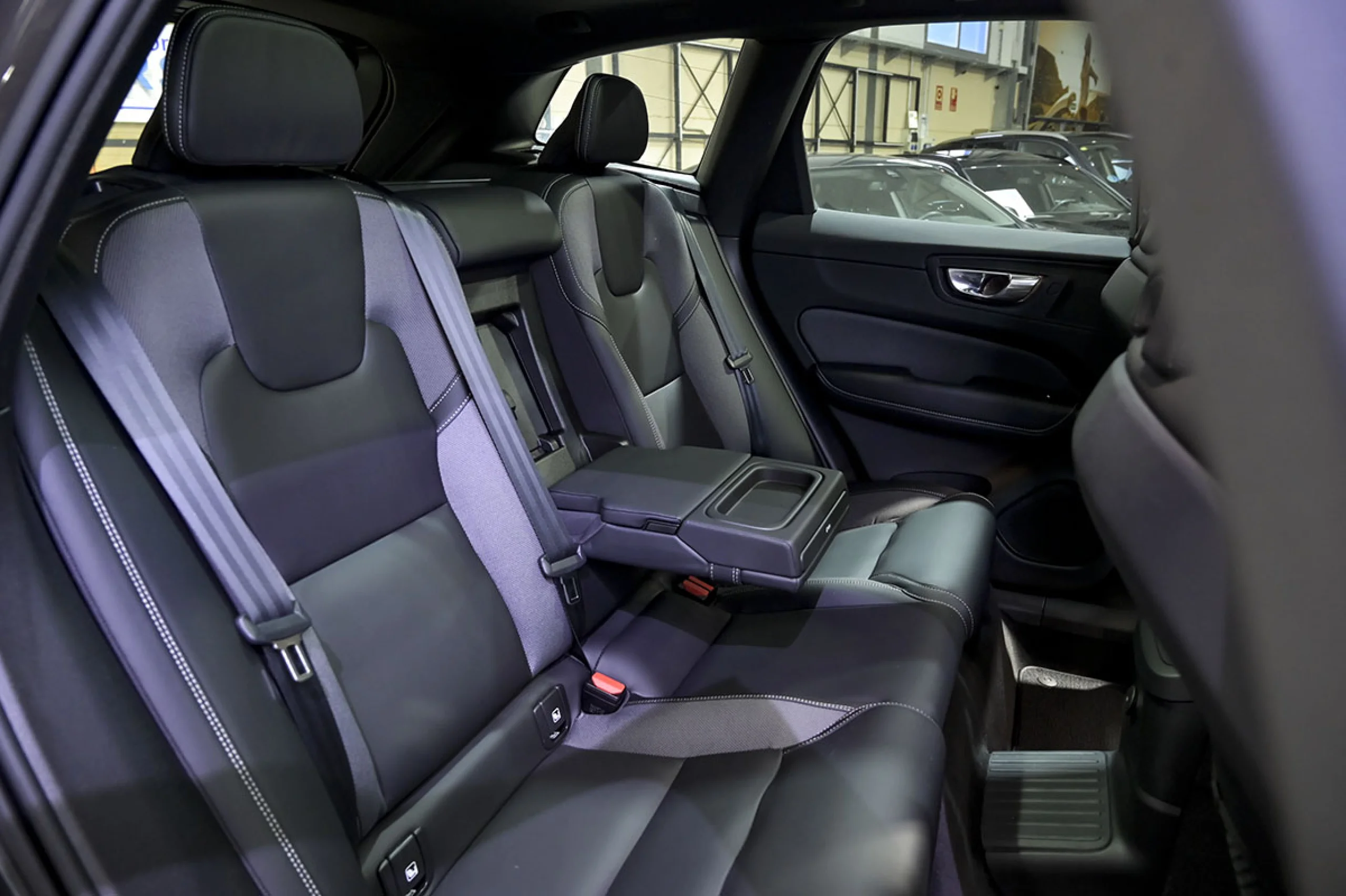 Volvo XC 60 XC60 2.0 T6 AWD Recharge RDesign Auto - Foto 18