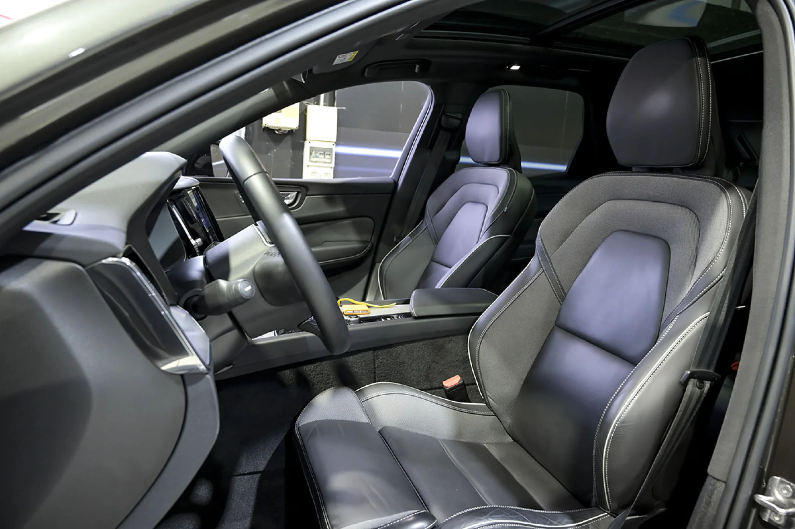 Volvo XC 60 XC60 2.0 T6 AWD Recharge RDesign Auto - Foto 23