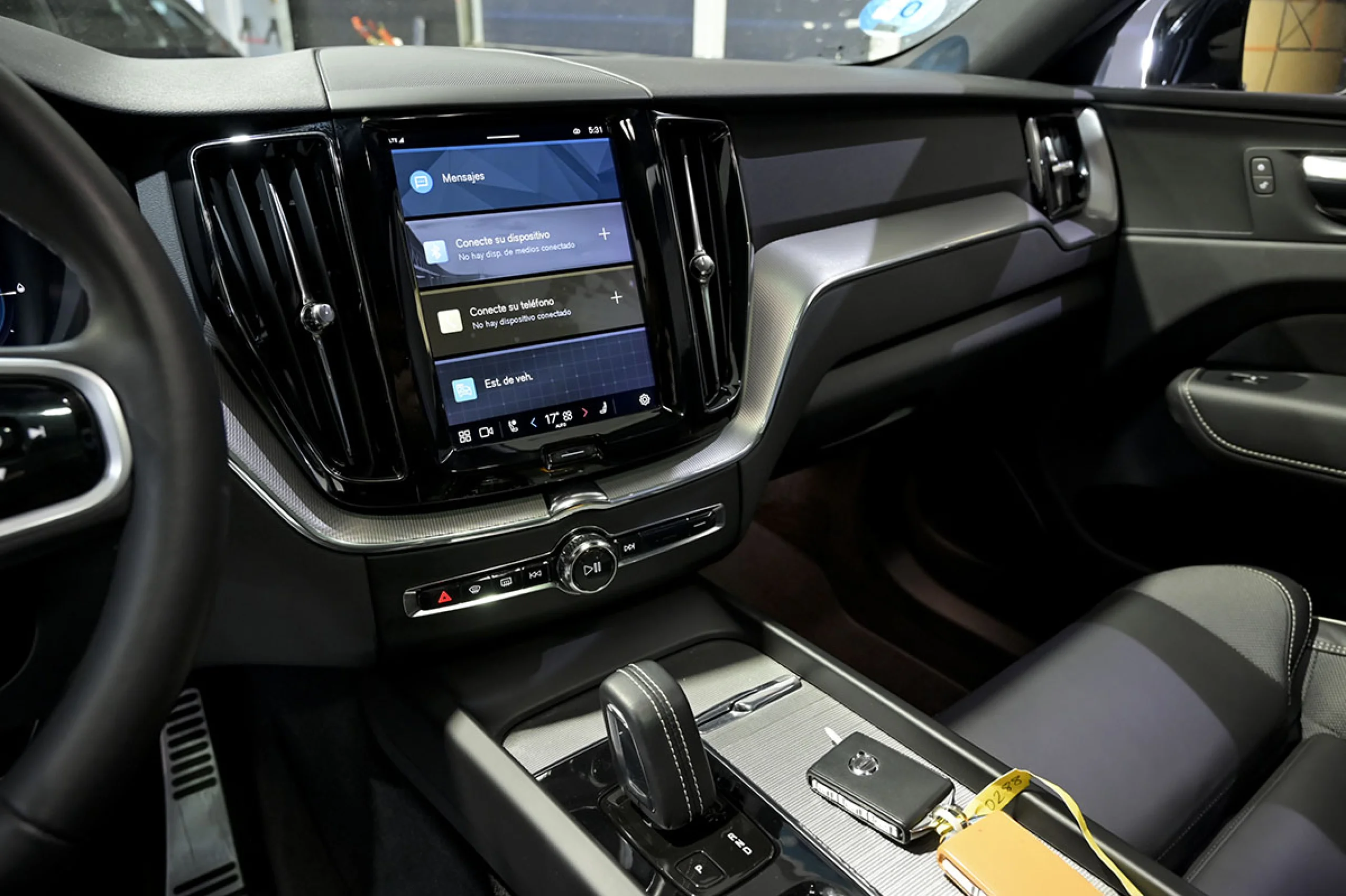 Volvo XC 60 XC60 2.0 T6 AWD Recharge RDesign Auto - Foto 28