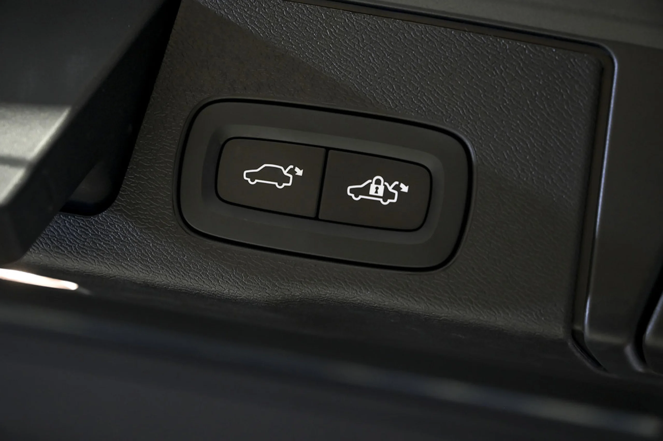 Volvo XC 60 XC60 2.0 T6 AWD Recharge RDesign Auto - Foto 35