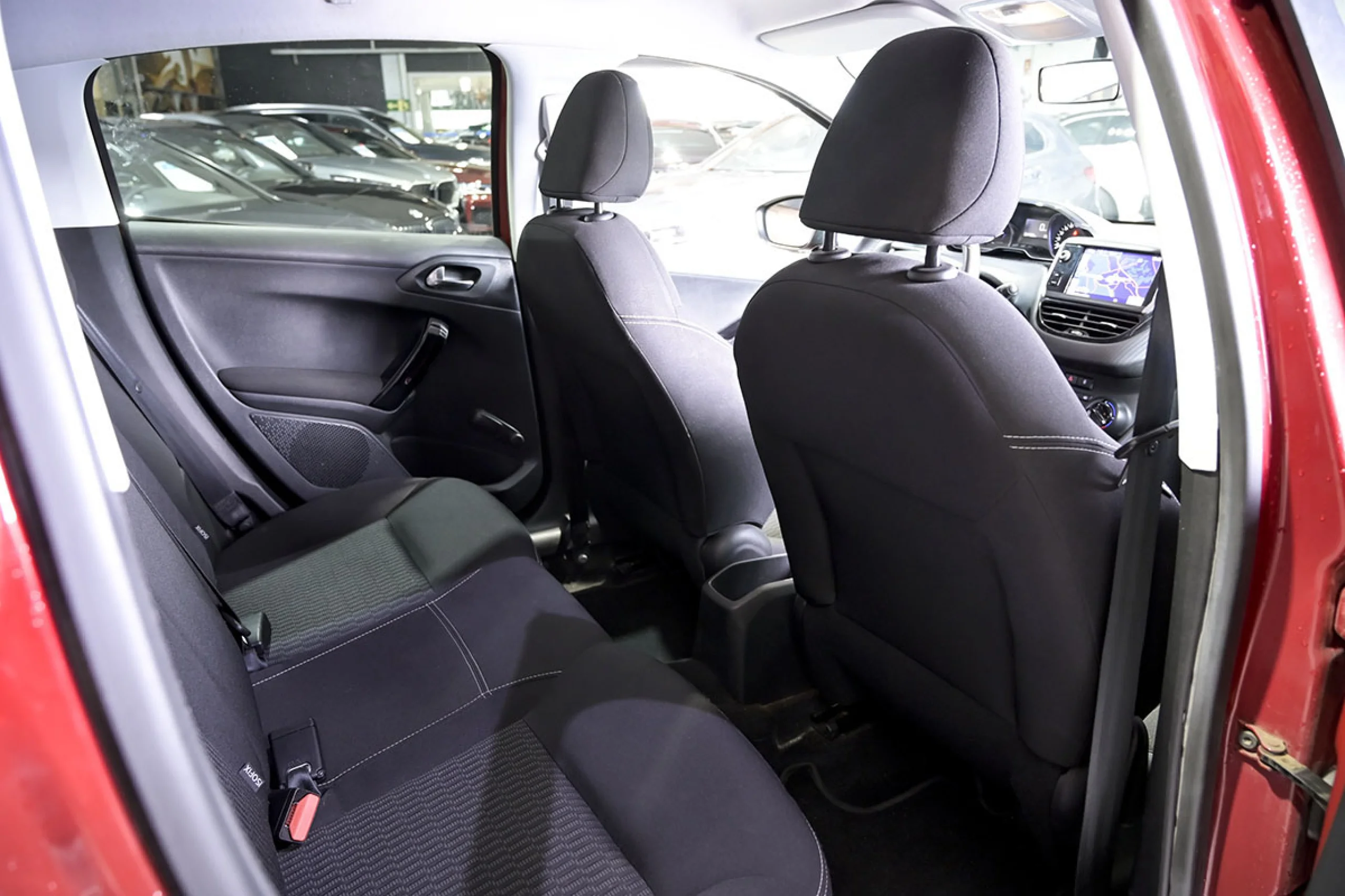 Peugeot 208 5P STYLE 1.6 BlueHDi 100 - Foto 14