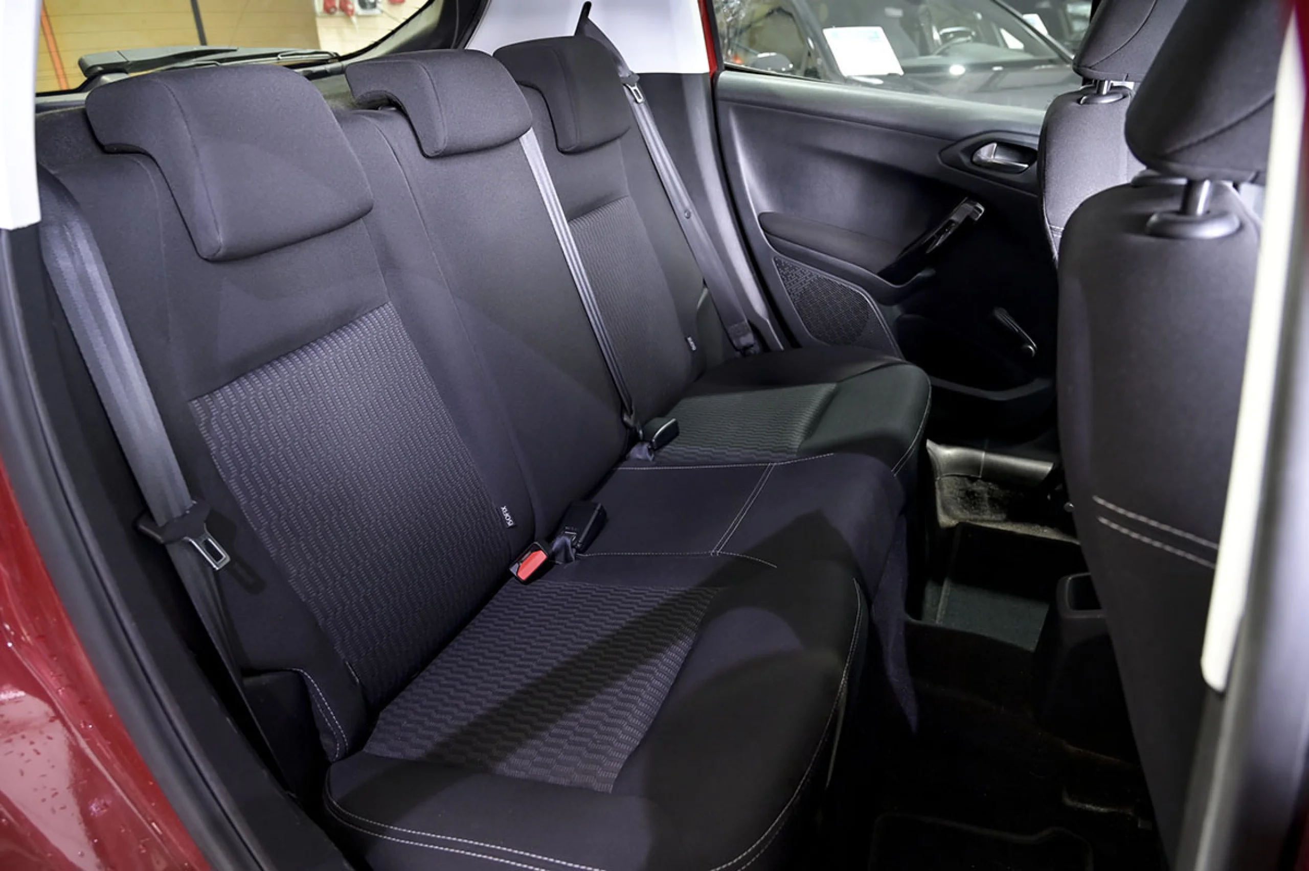 Peugeot 208 5P STYLE 1.6 BlueHDi 100 - Foto 17