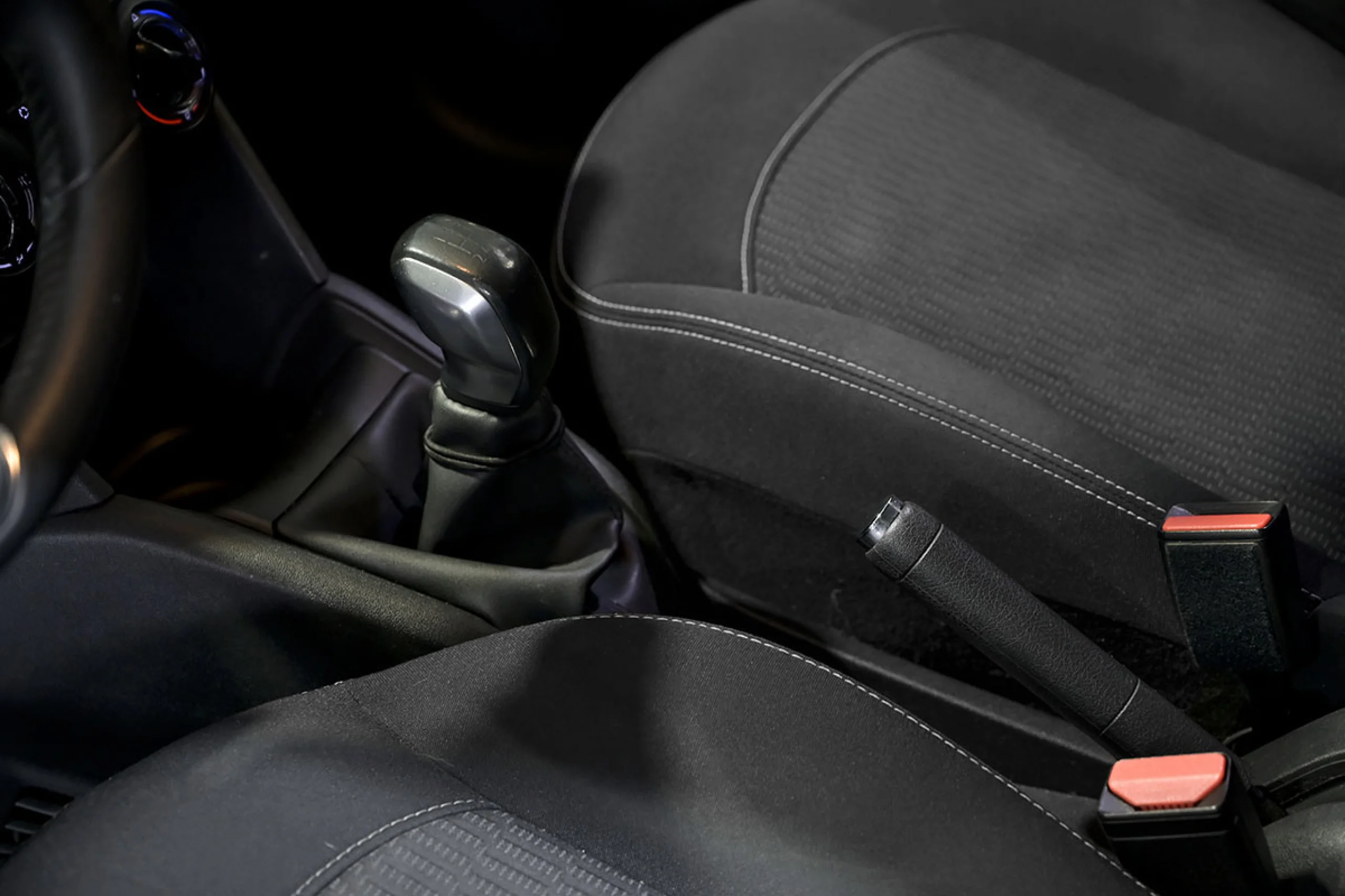 Peugeot 208 5P STYLE 1.6 BlueHDi 100 - Foto 31