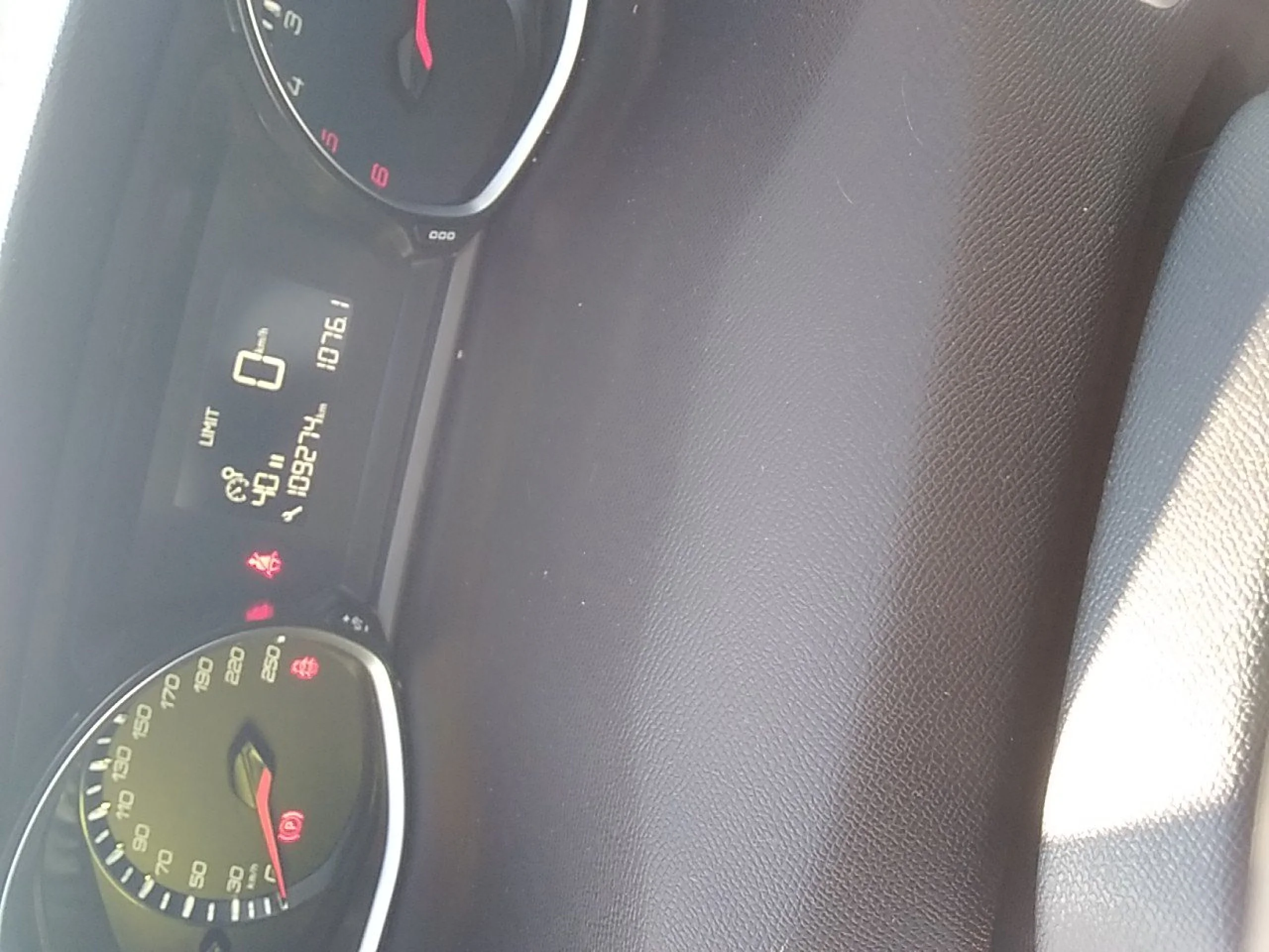 Peugeot 308 W Style BlueHDi 100 S&amp;S 6 Vel. MAN - Foto 8