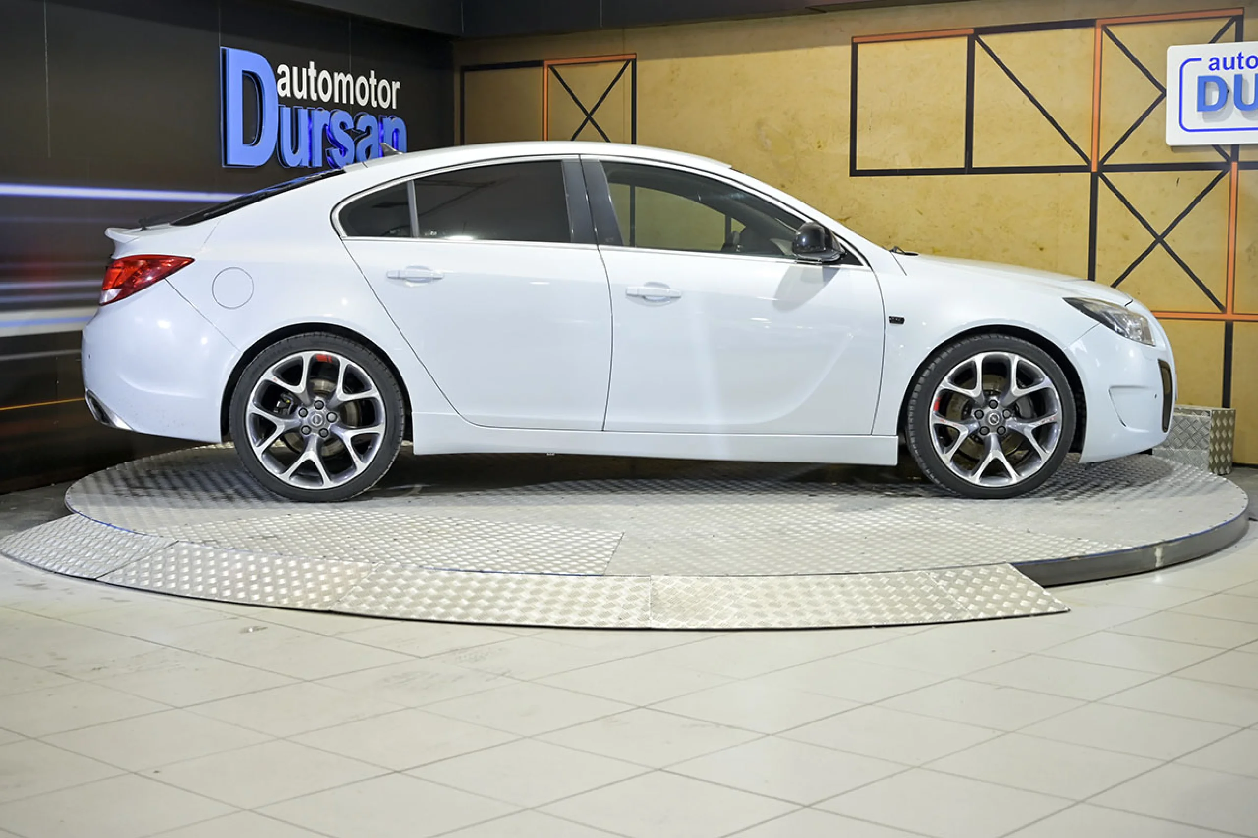 Opel Insignia 2.8 V6 Turbo OPC - Foto 19