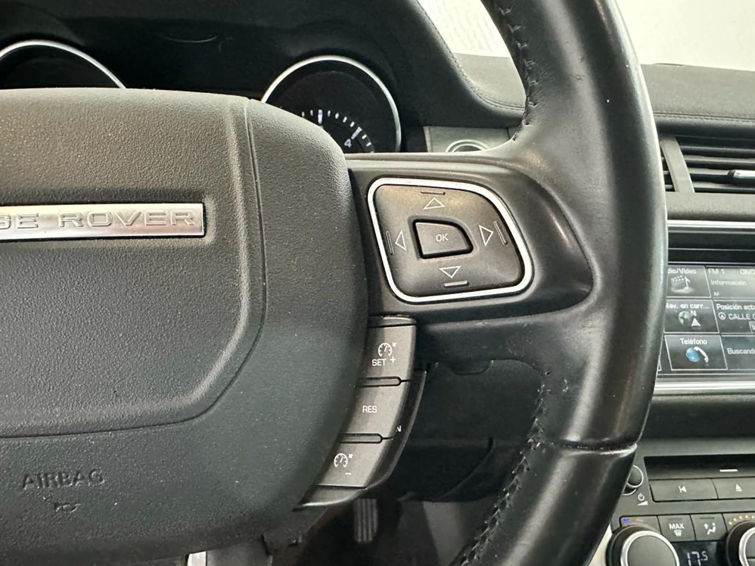 Land Rover Range Rover Evoque 2.2 TD4 SE Dynamic 4WD - Foto 13